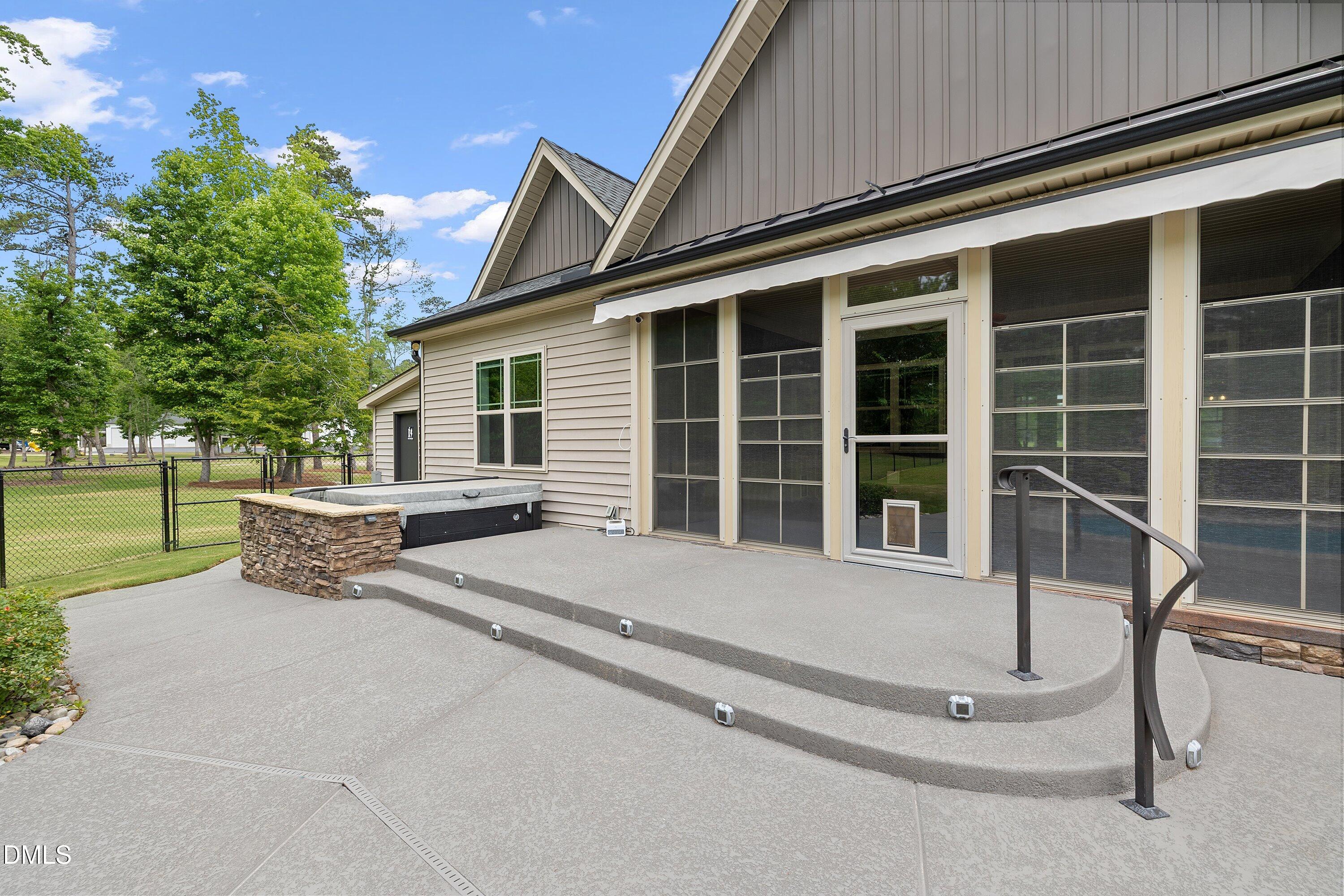 main property photo 79