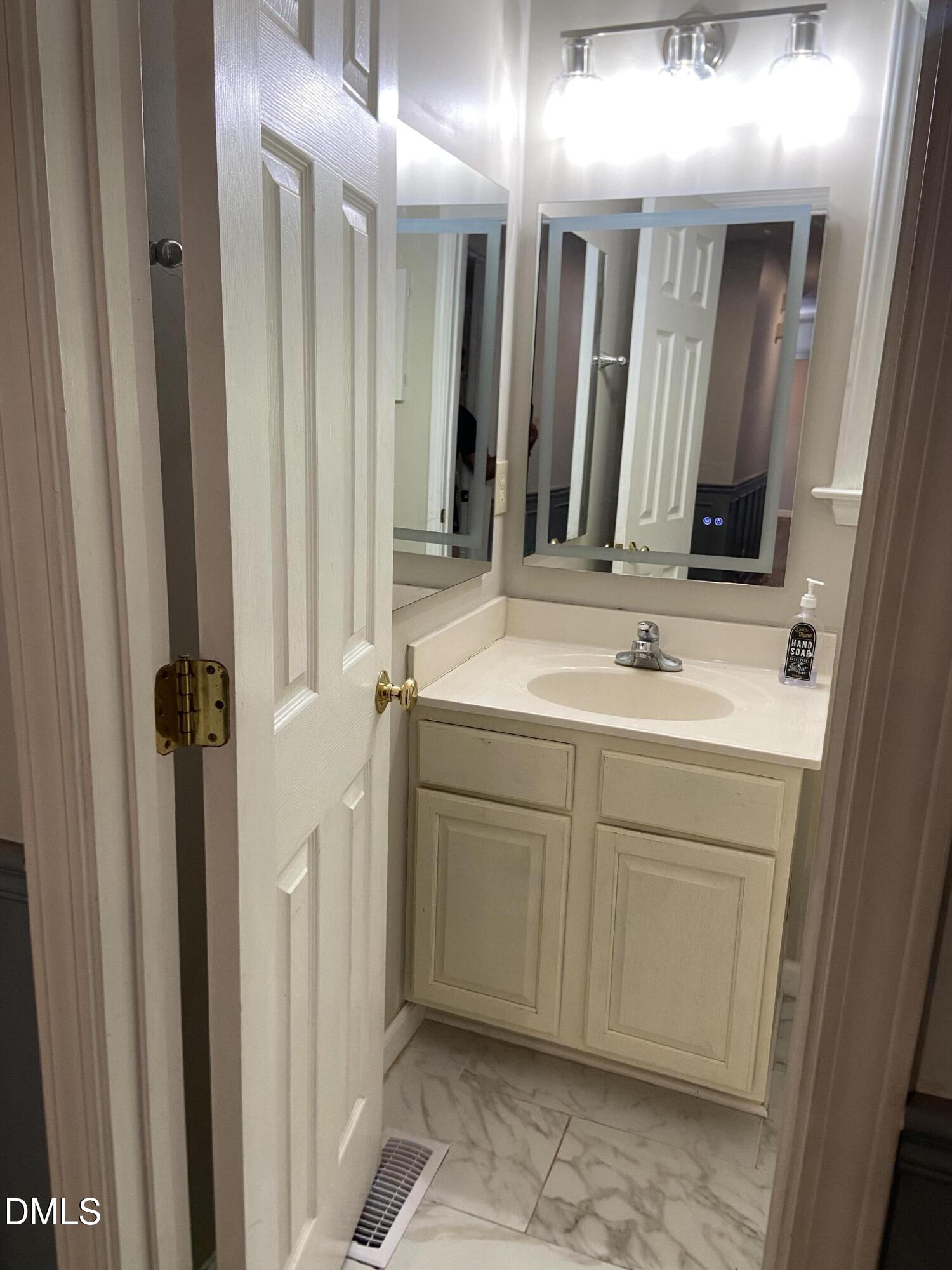 property viewer photo 10