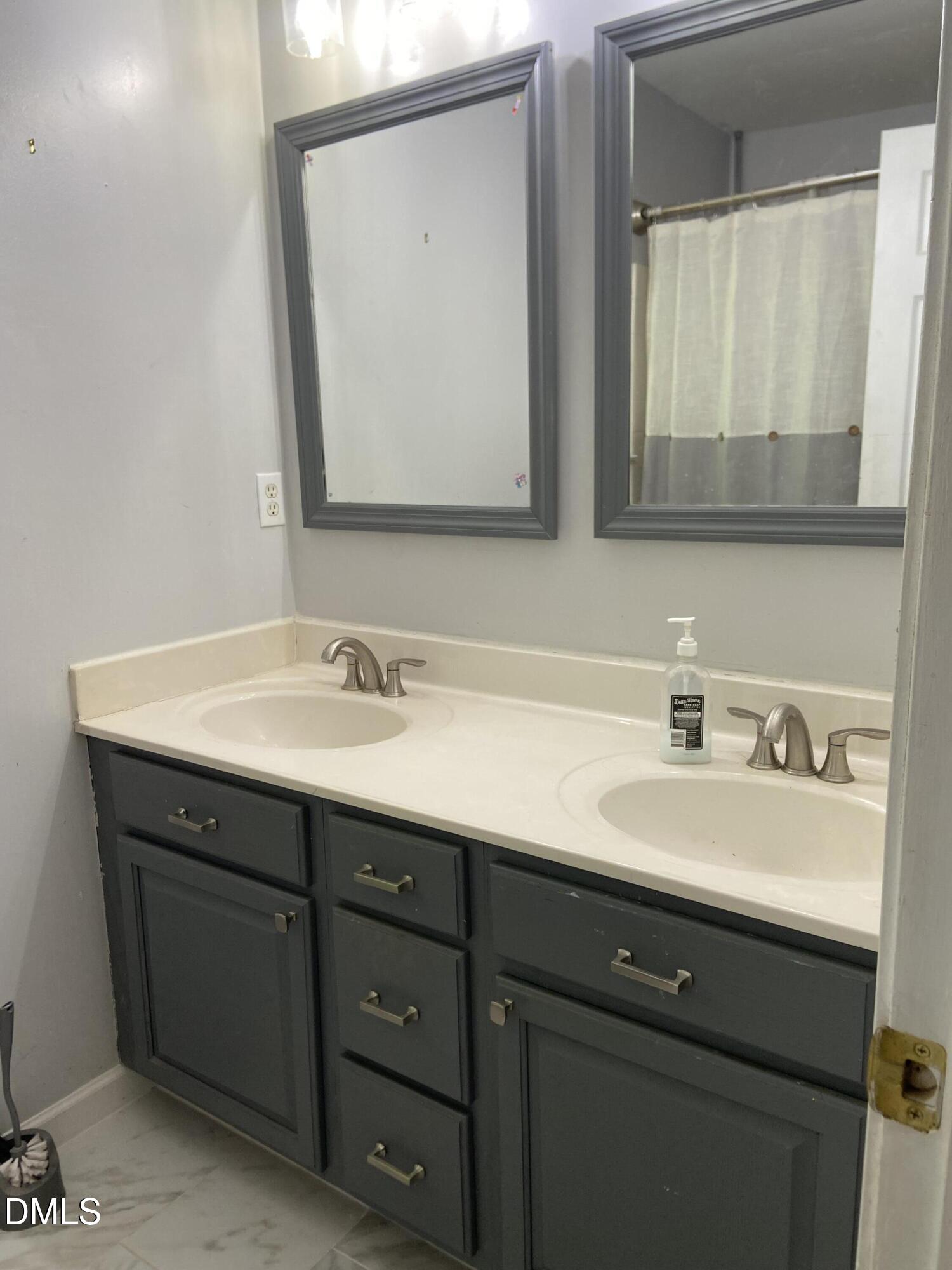 property viewer photo 15