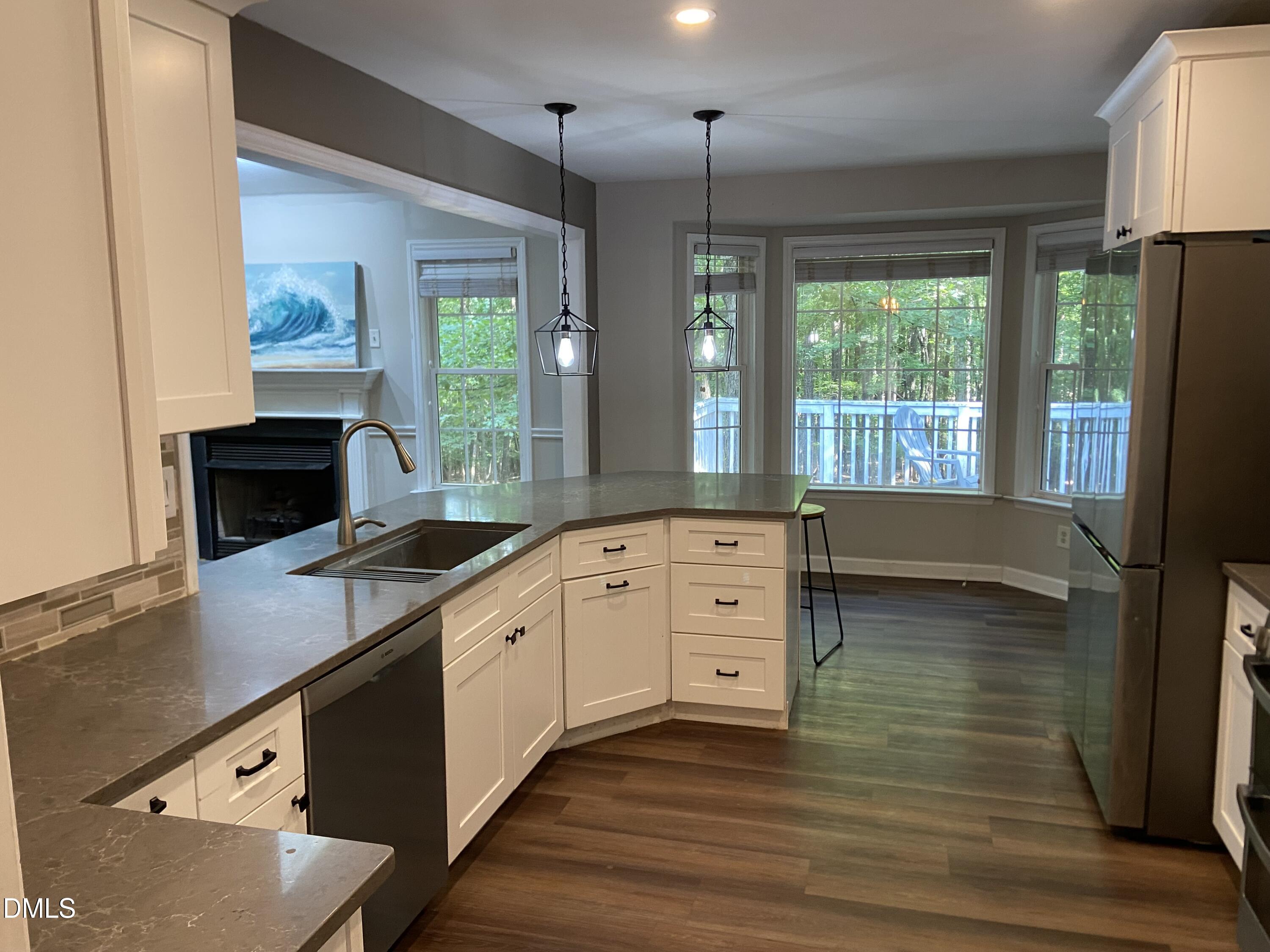 property viewer photo 4