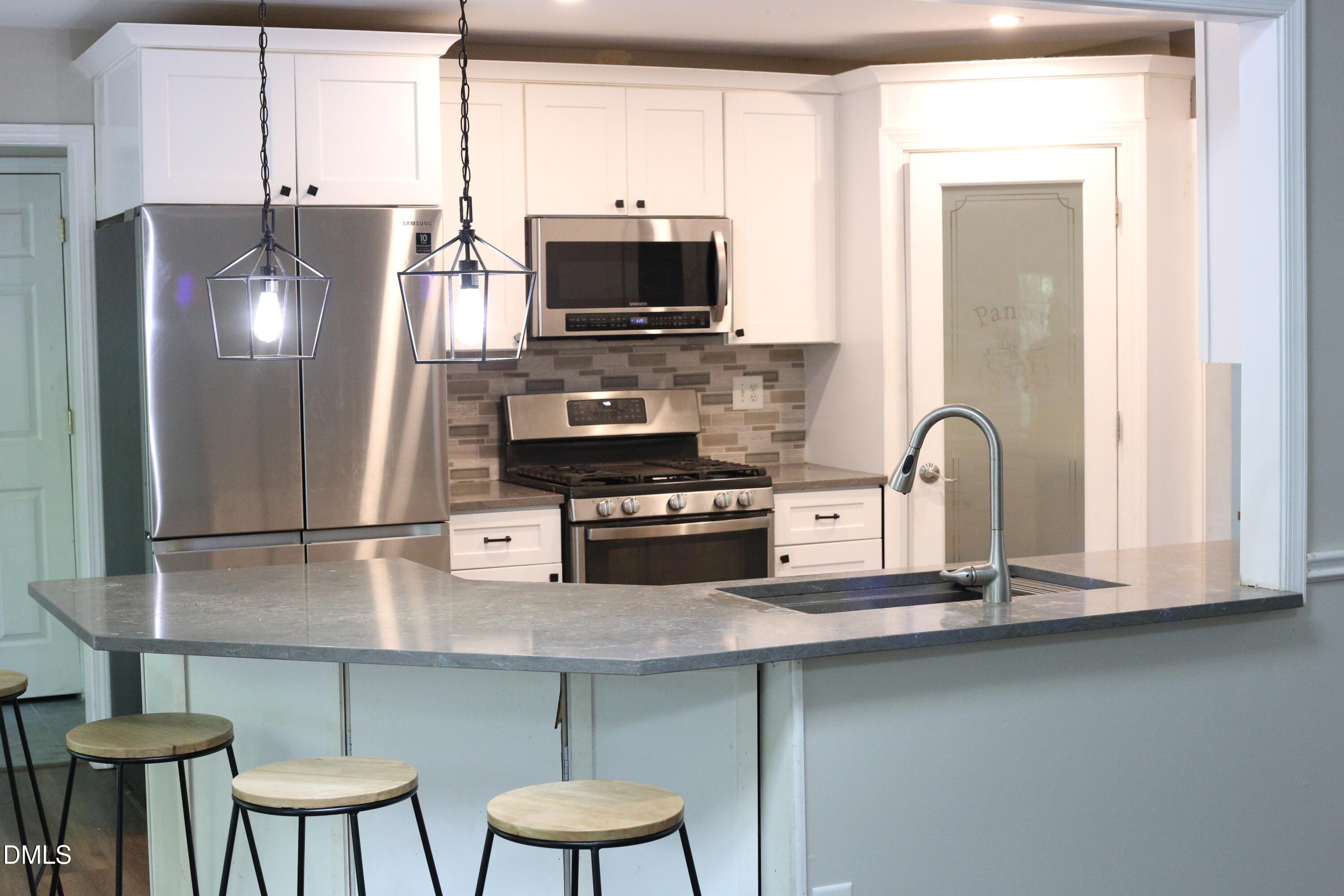 property viewer photo 5