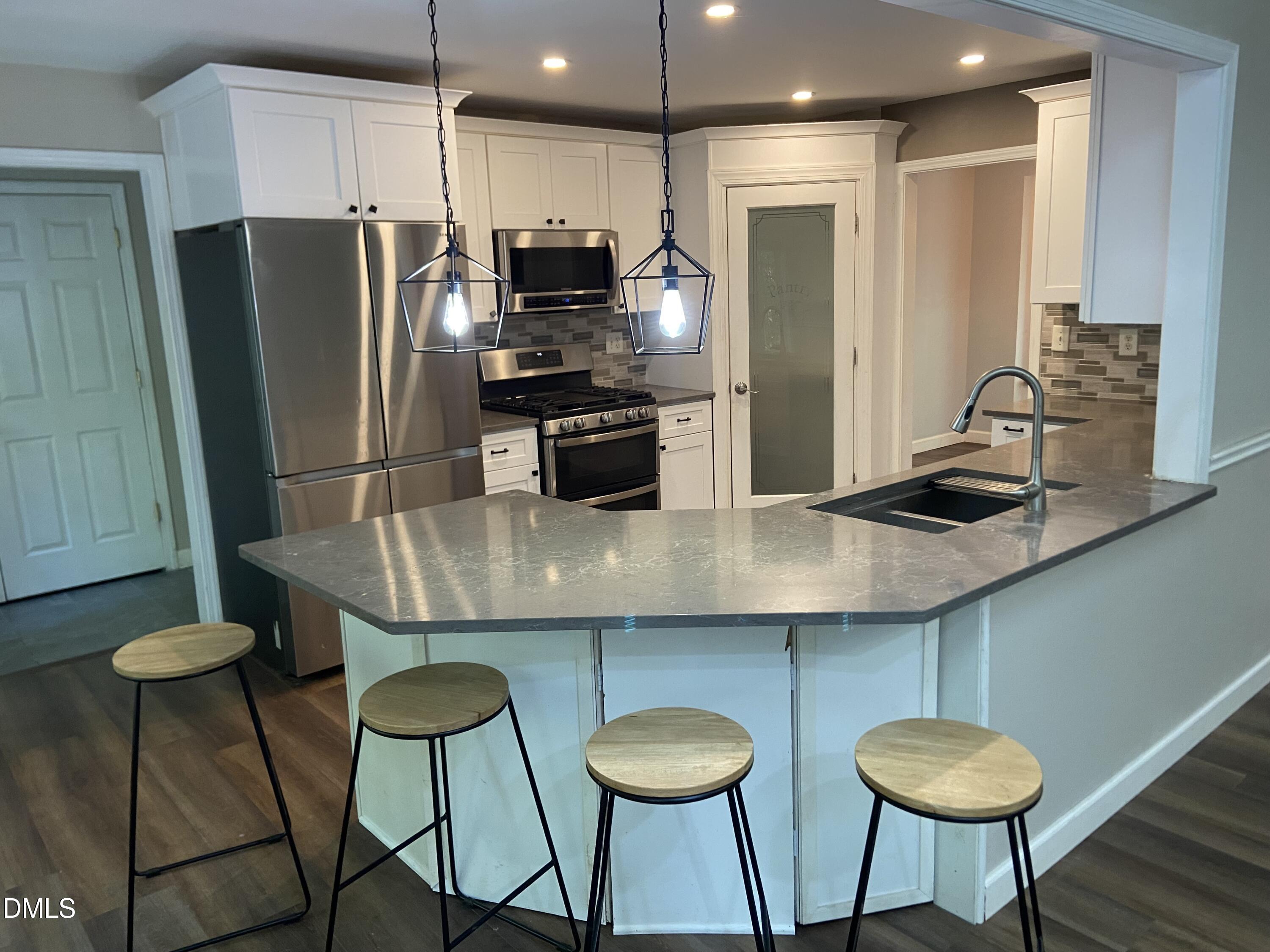 property viewer photo 7