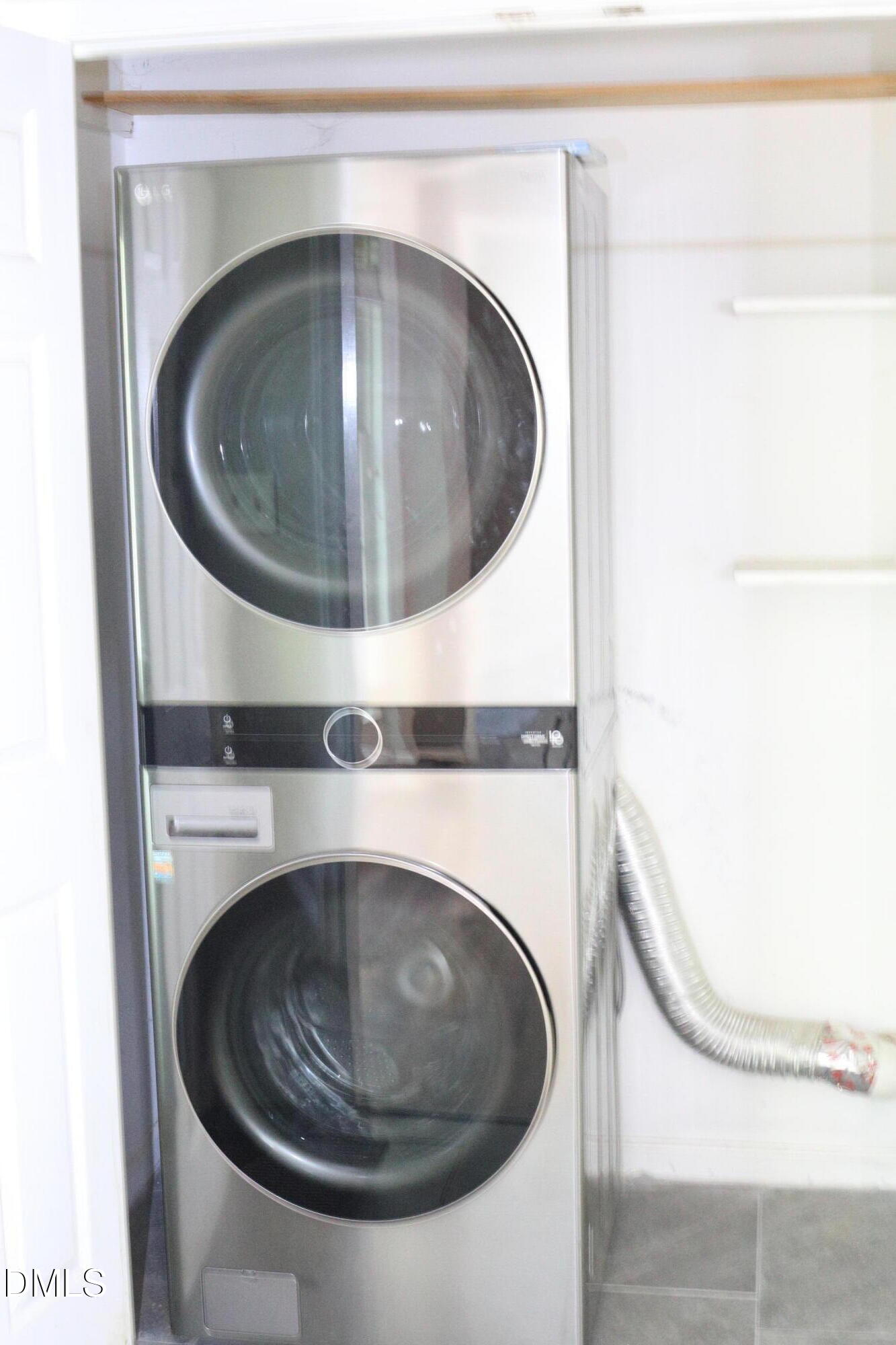 property viewer photo 8