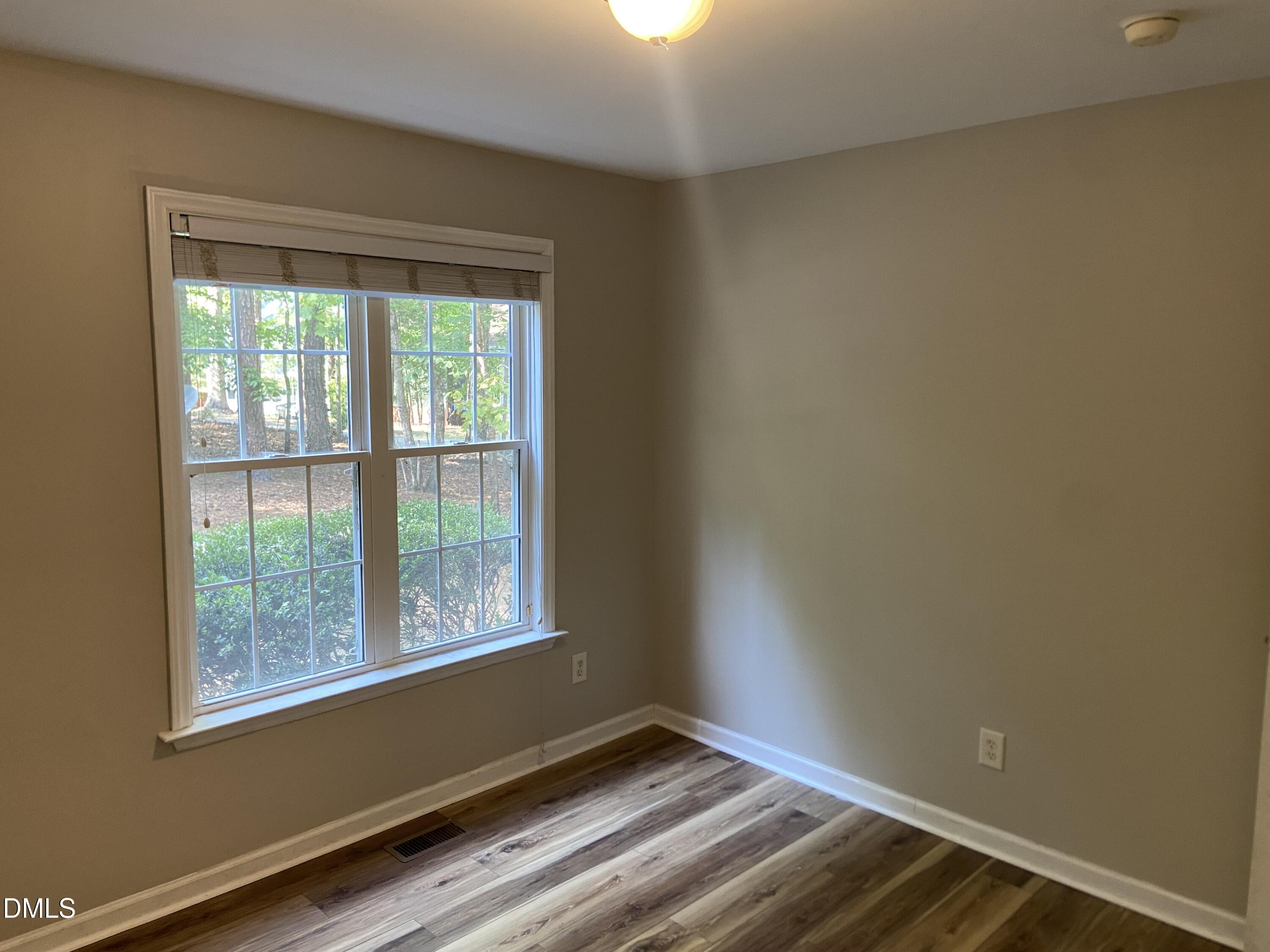 property viewer photo 9