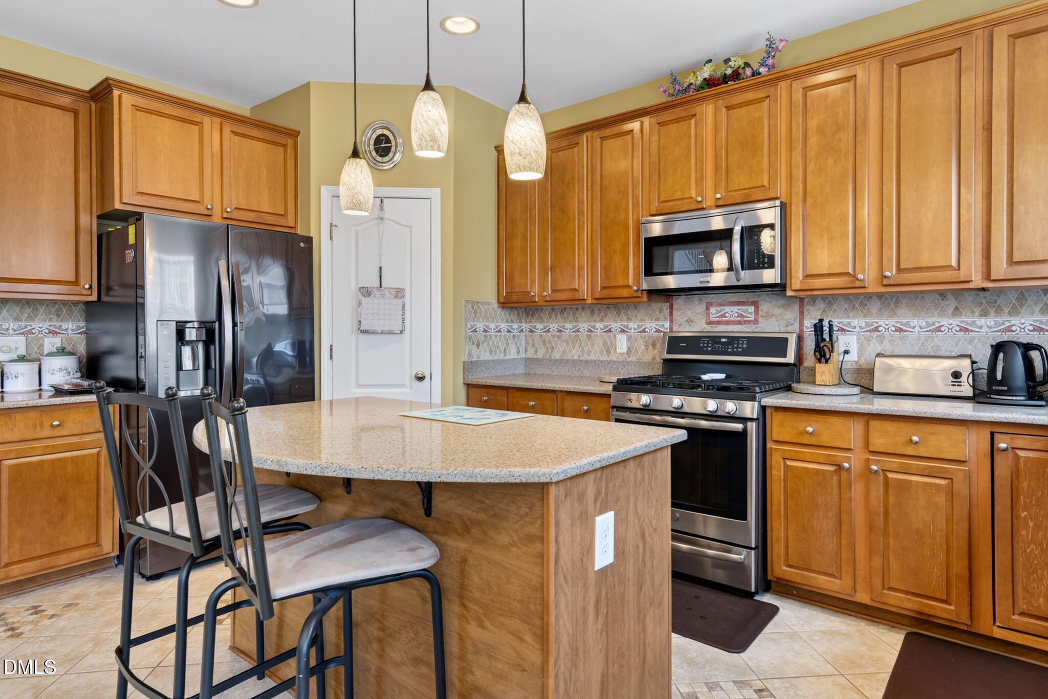 main property photo 34