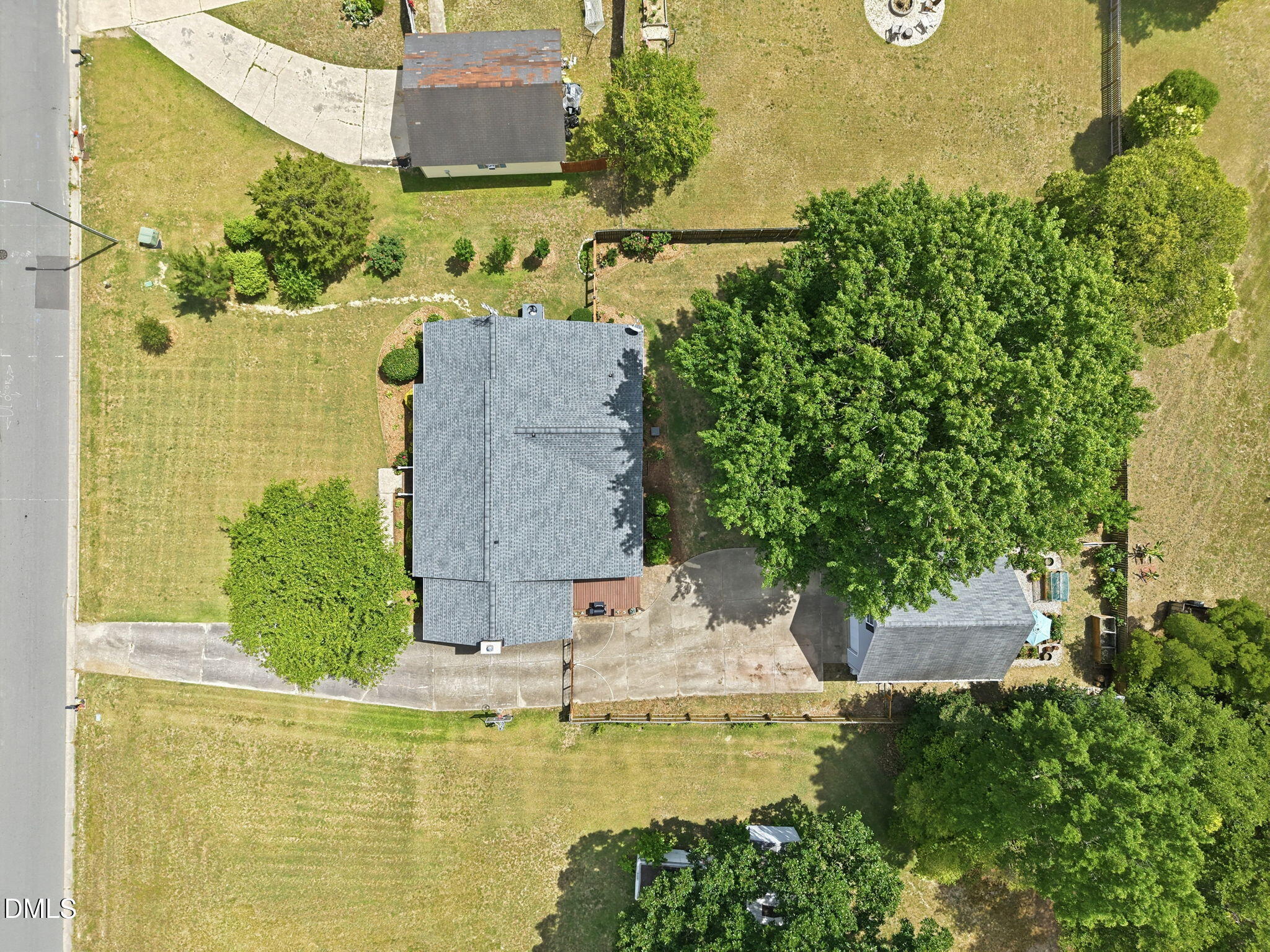 main property photo 45