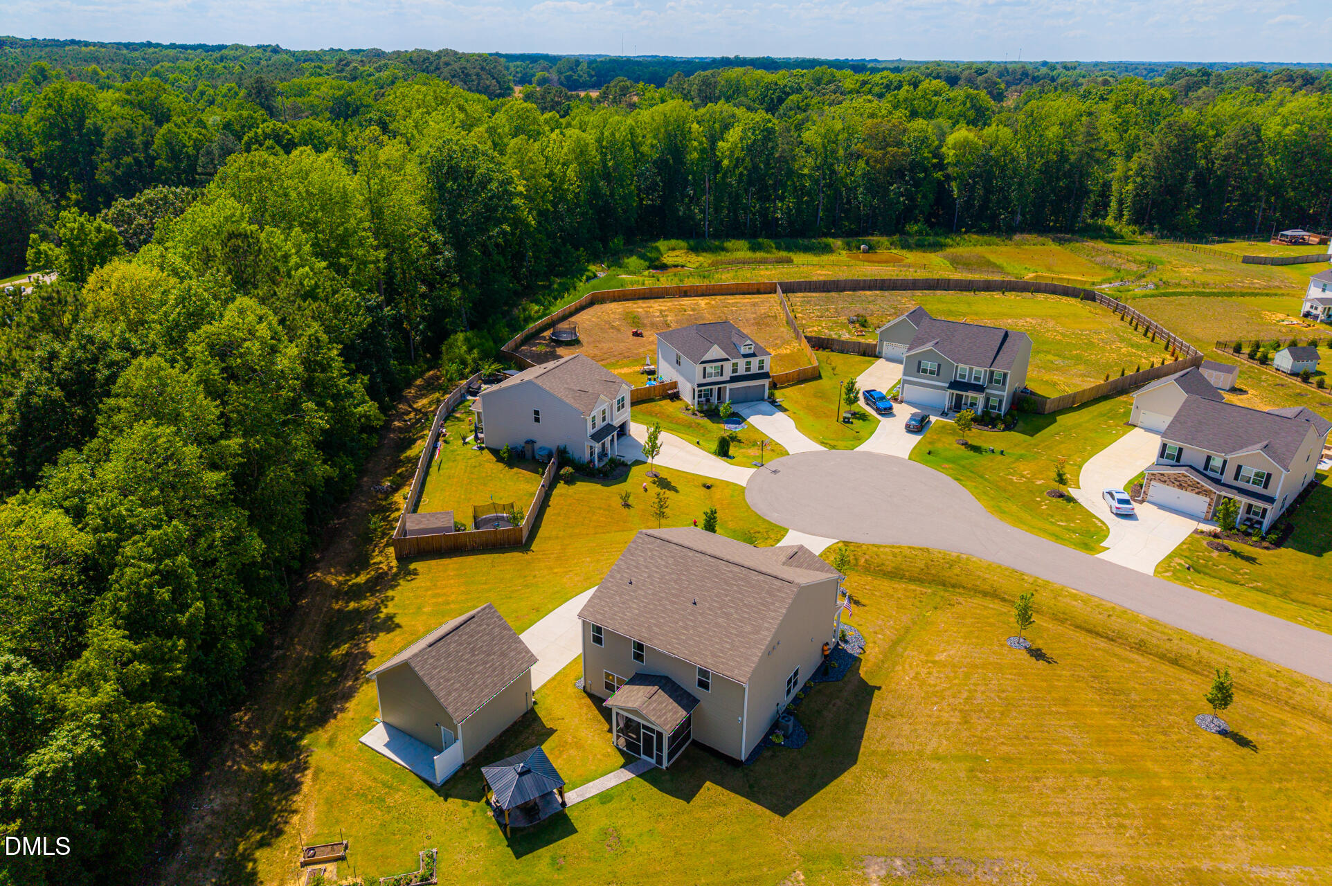 main property photo 40