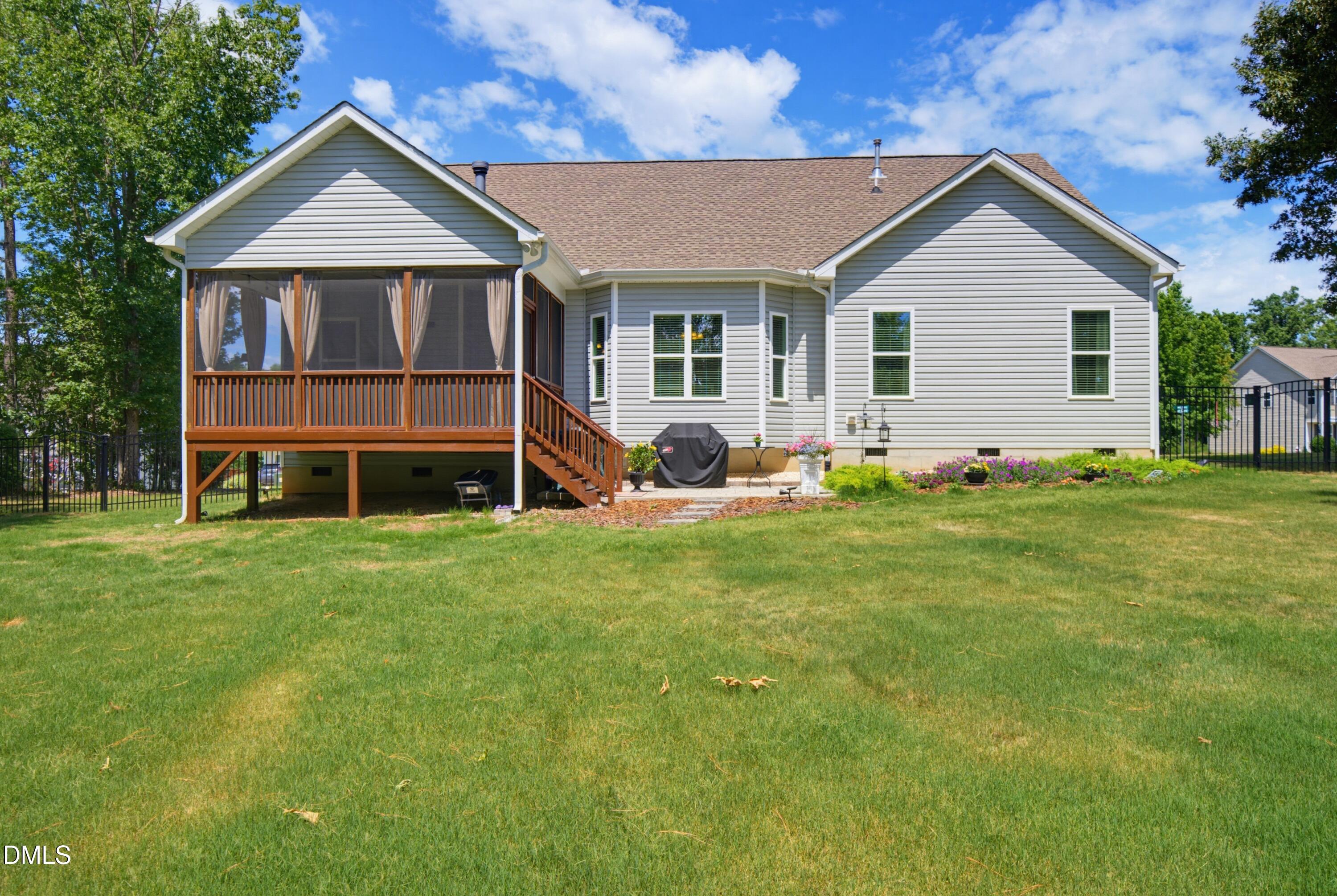 main property photo 32
