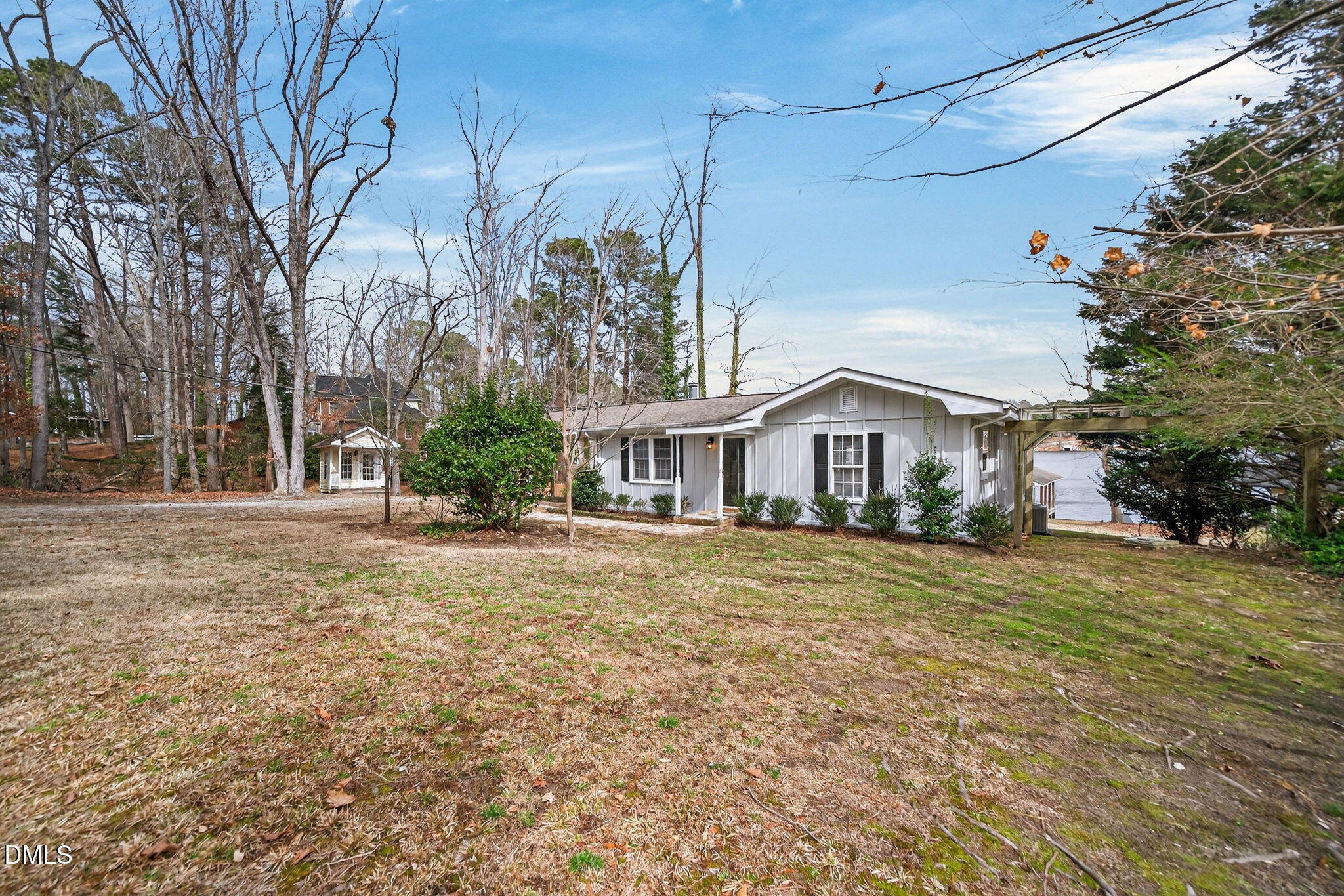 main property photo 30
