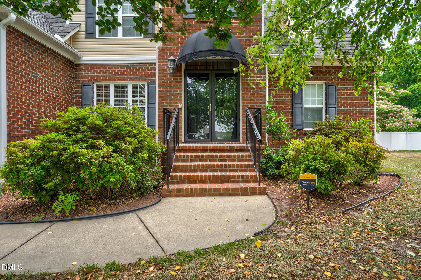 main property photo 2