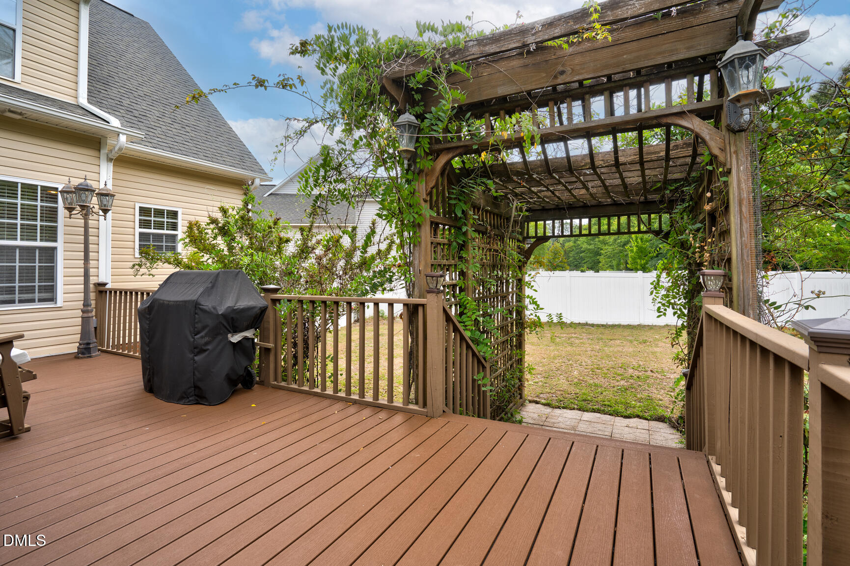 main property photo 41