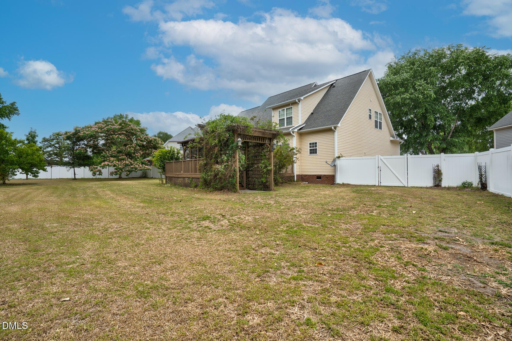 main property photo 43
