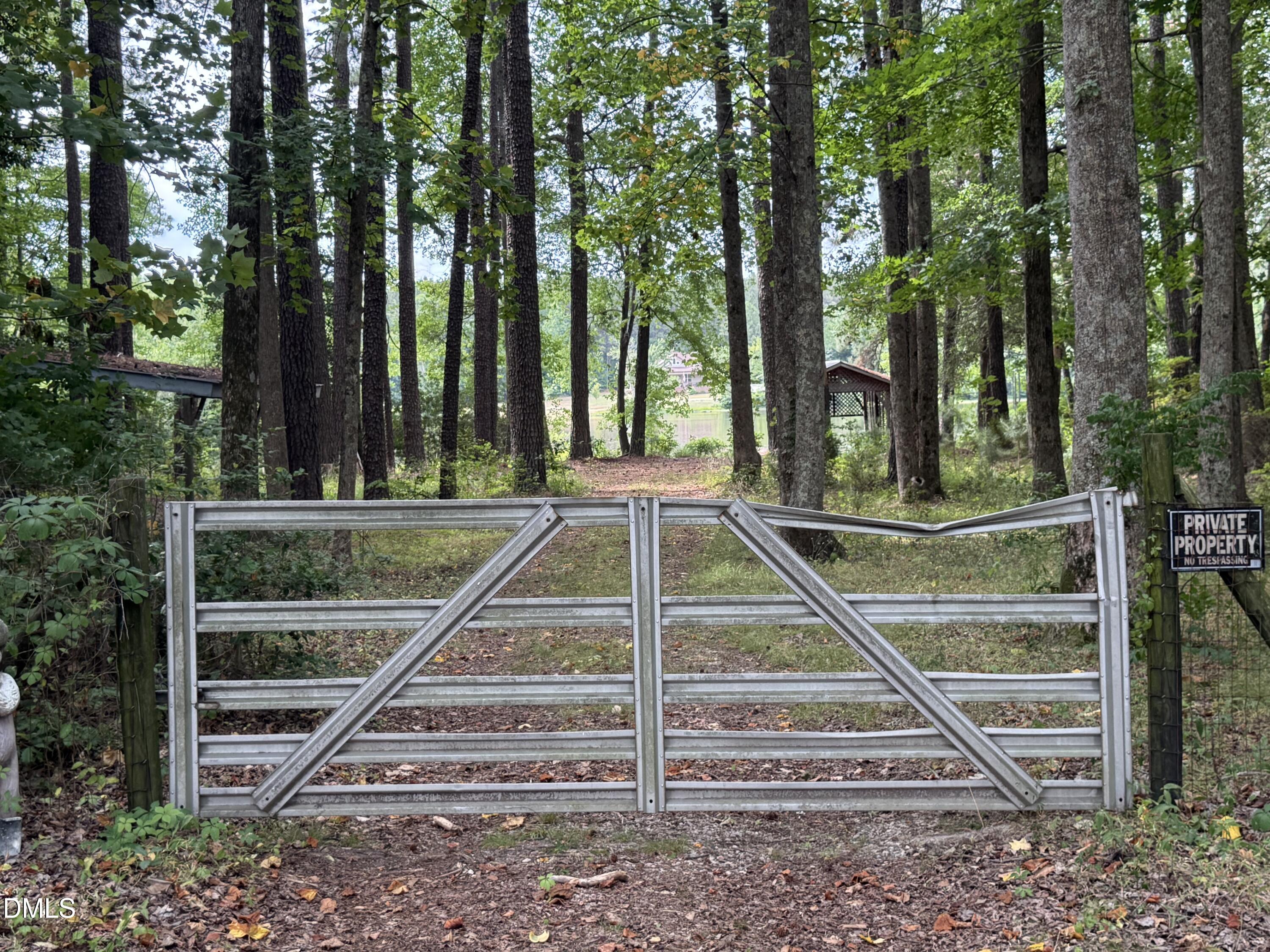 main property photo 9