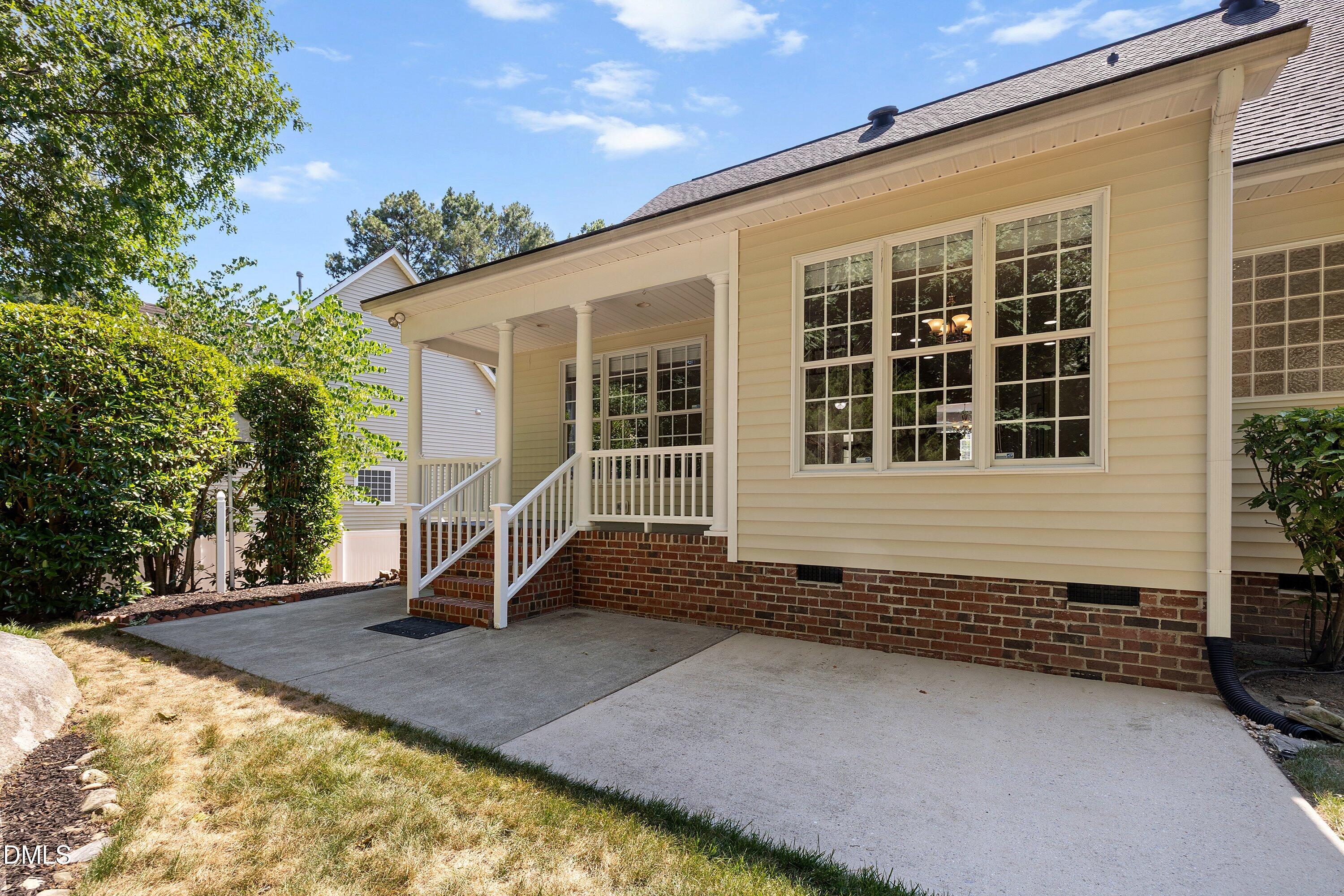 main property photo 40