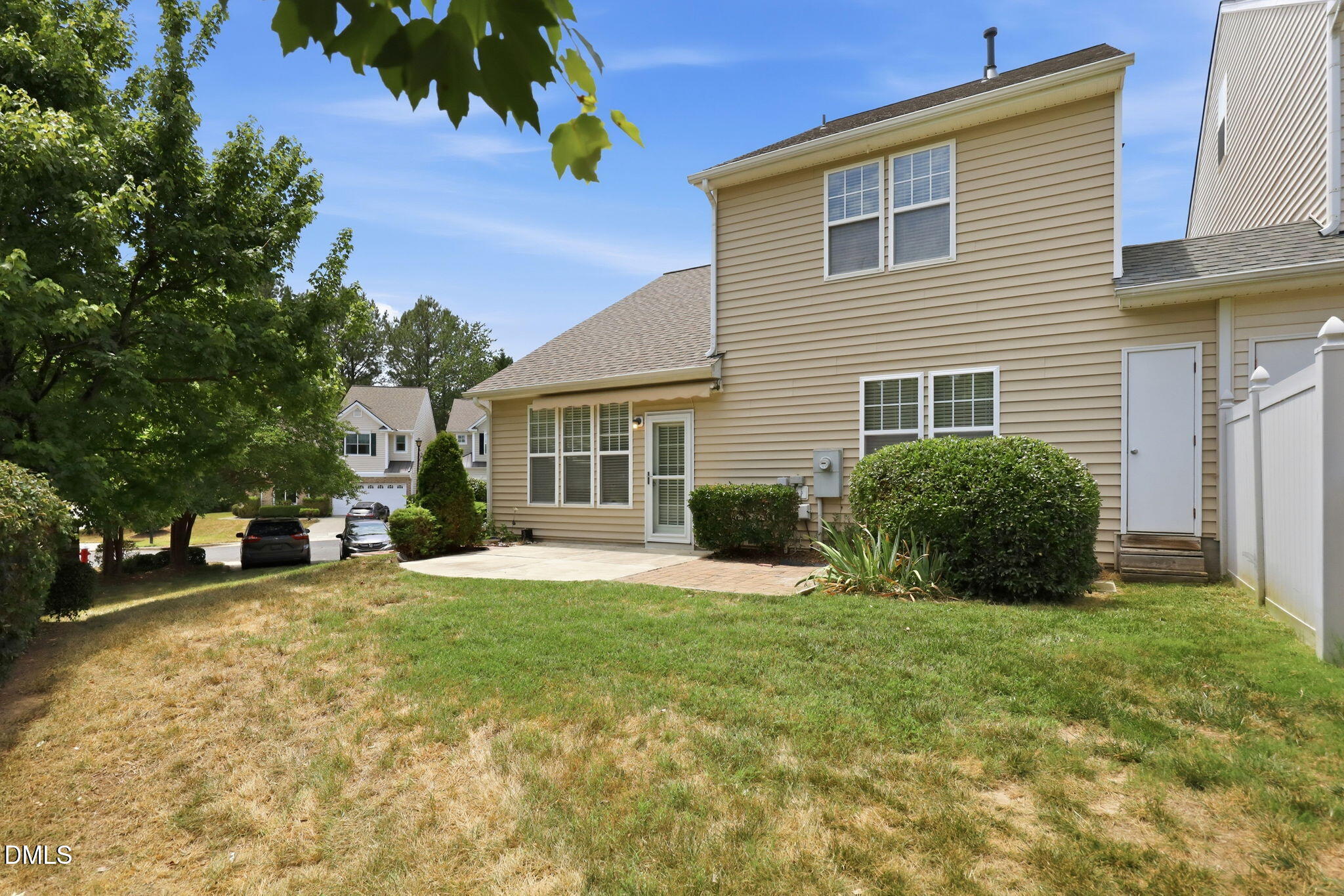 main property photo 34