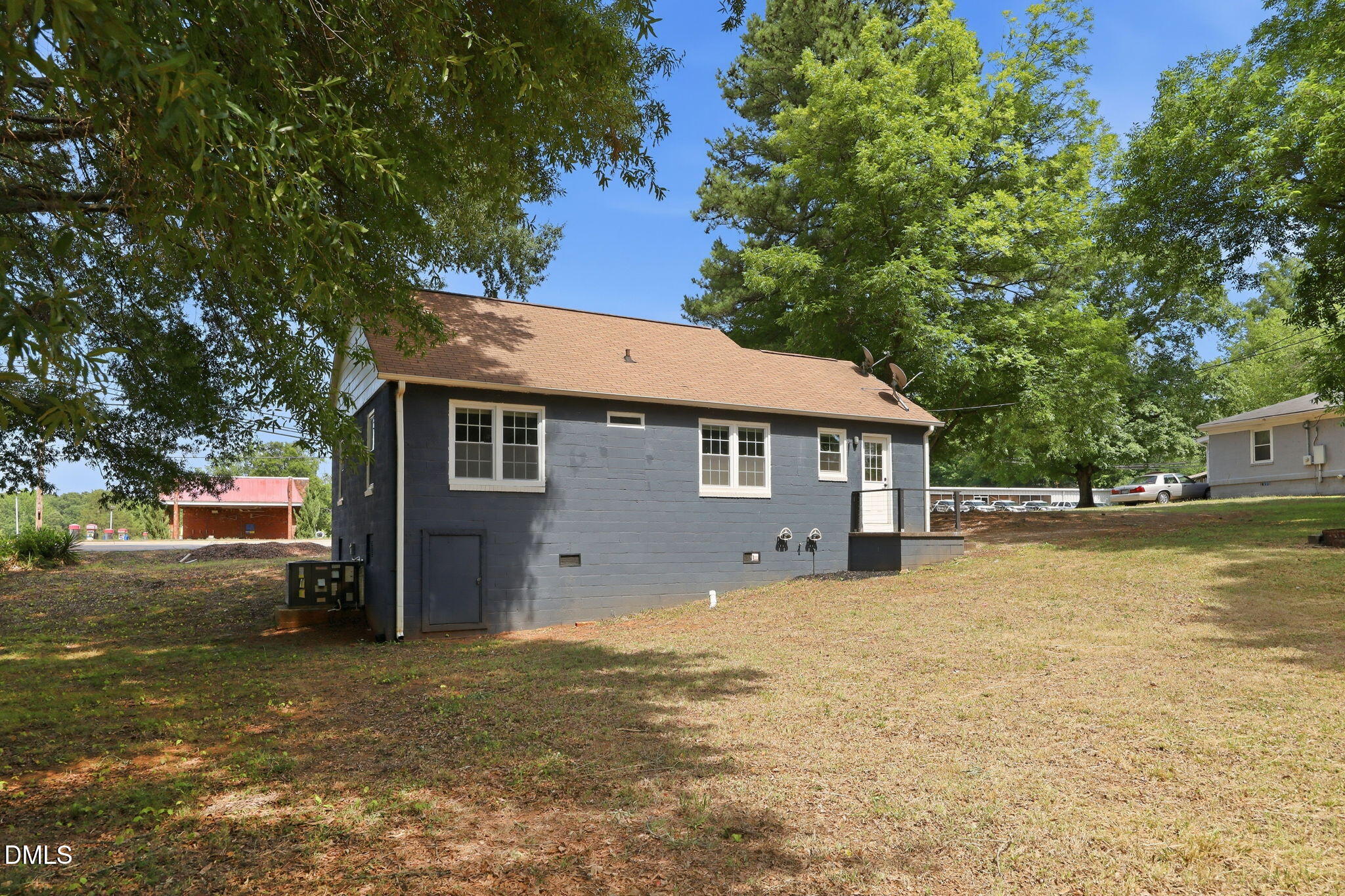 main property photo 36