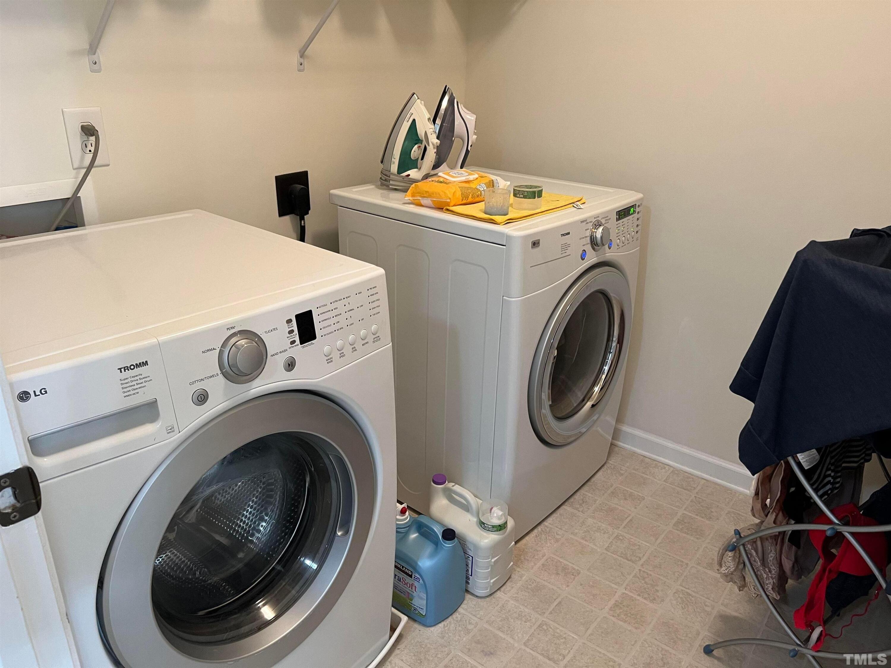 main property photo 9
