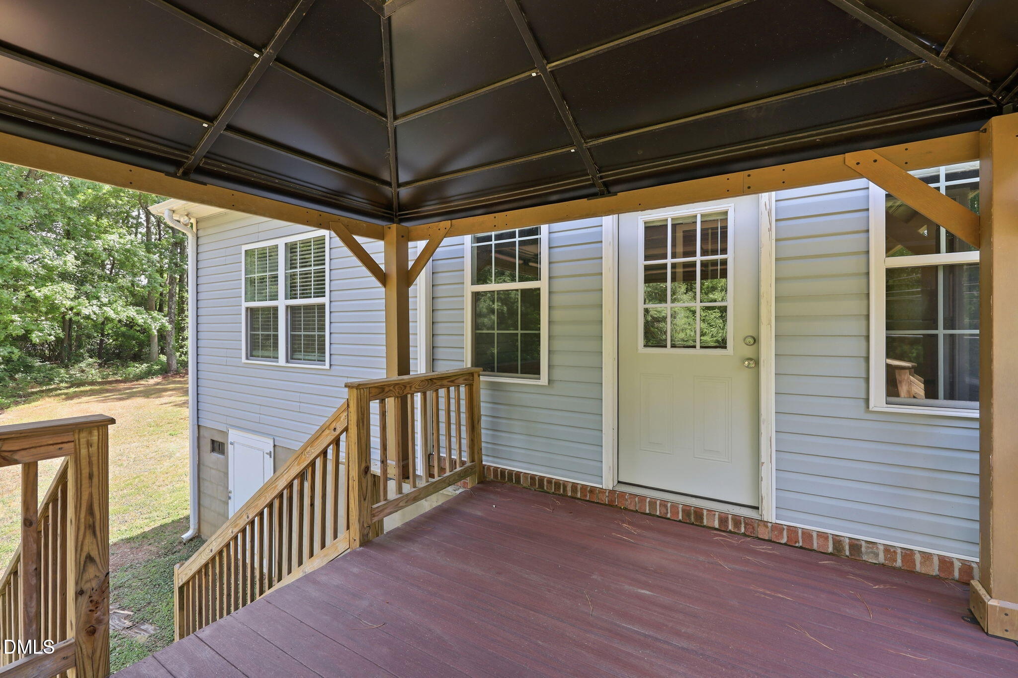 main property photo 40