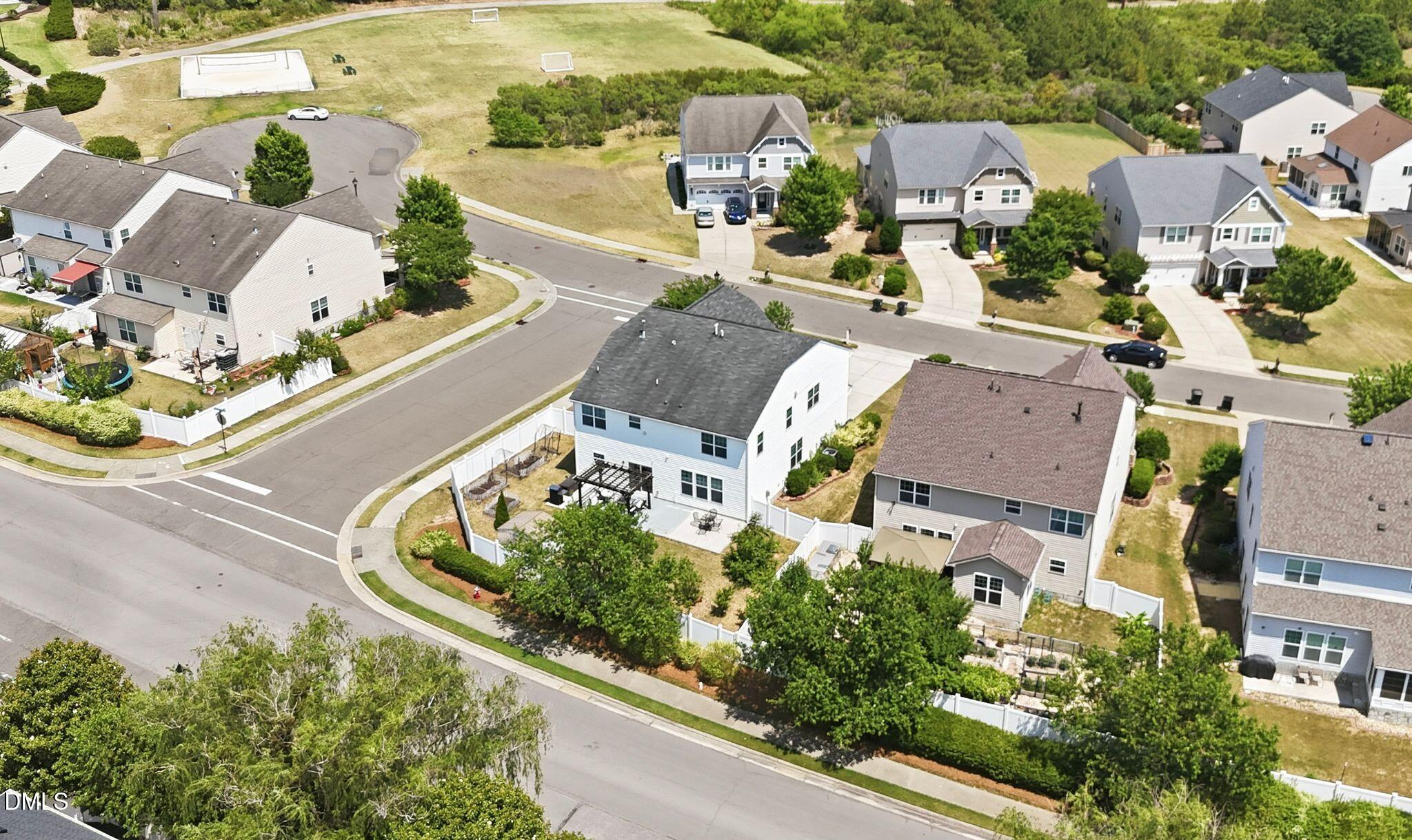 main property photo 50