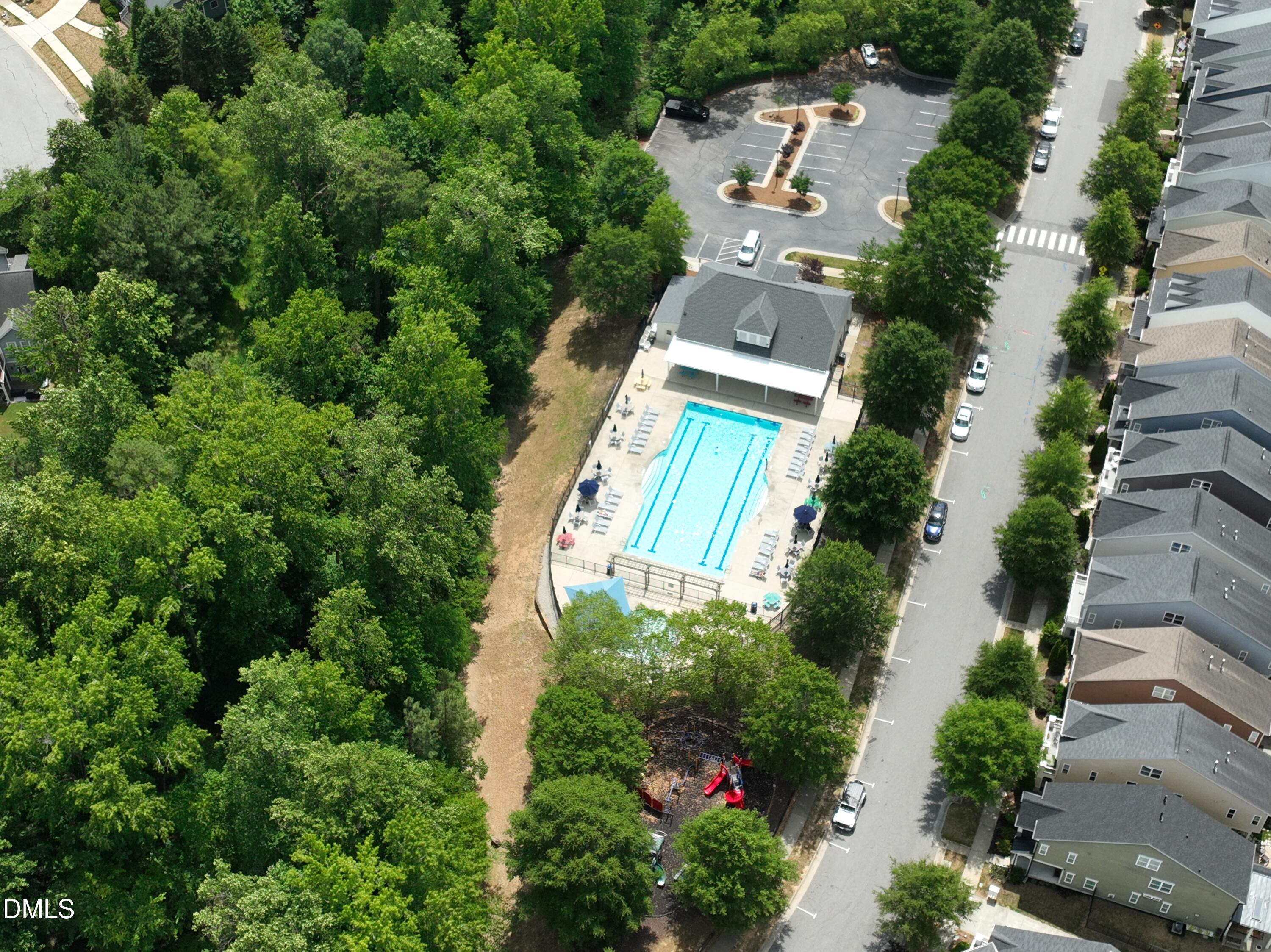 main property photo 50