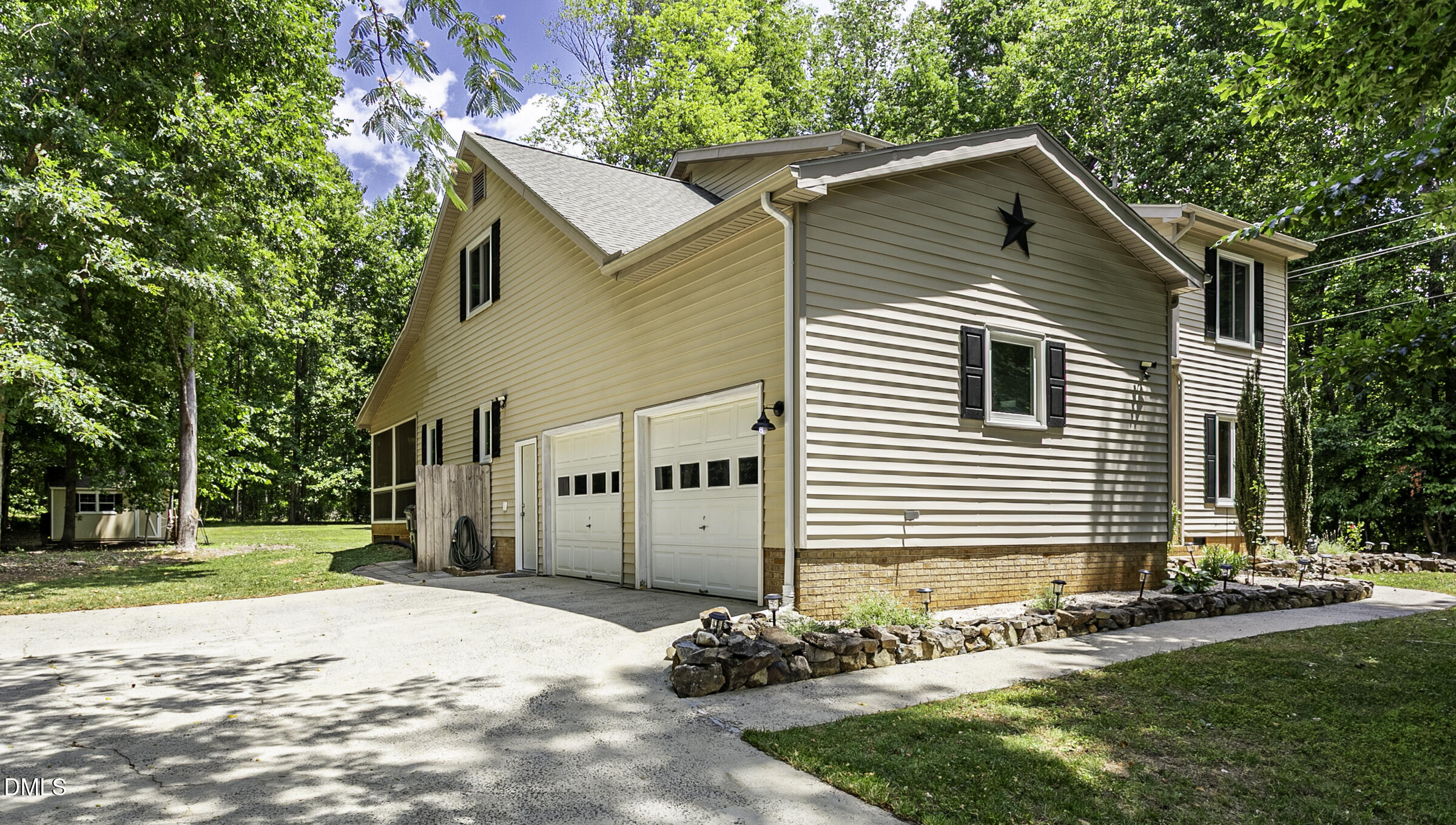main property photo 45