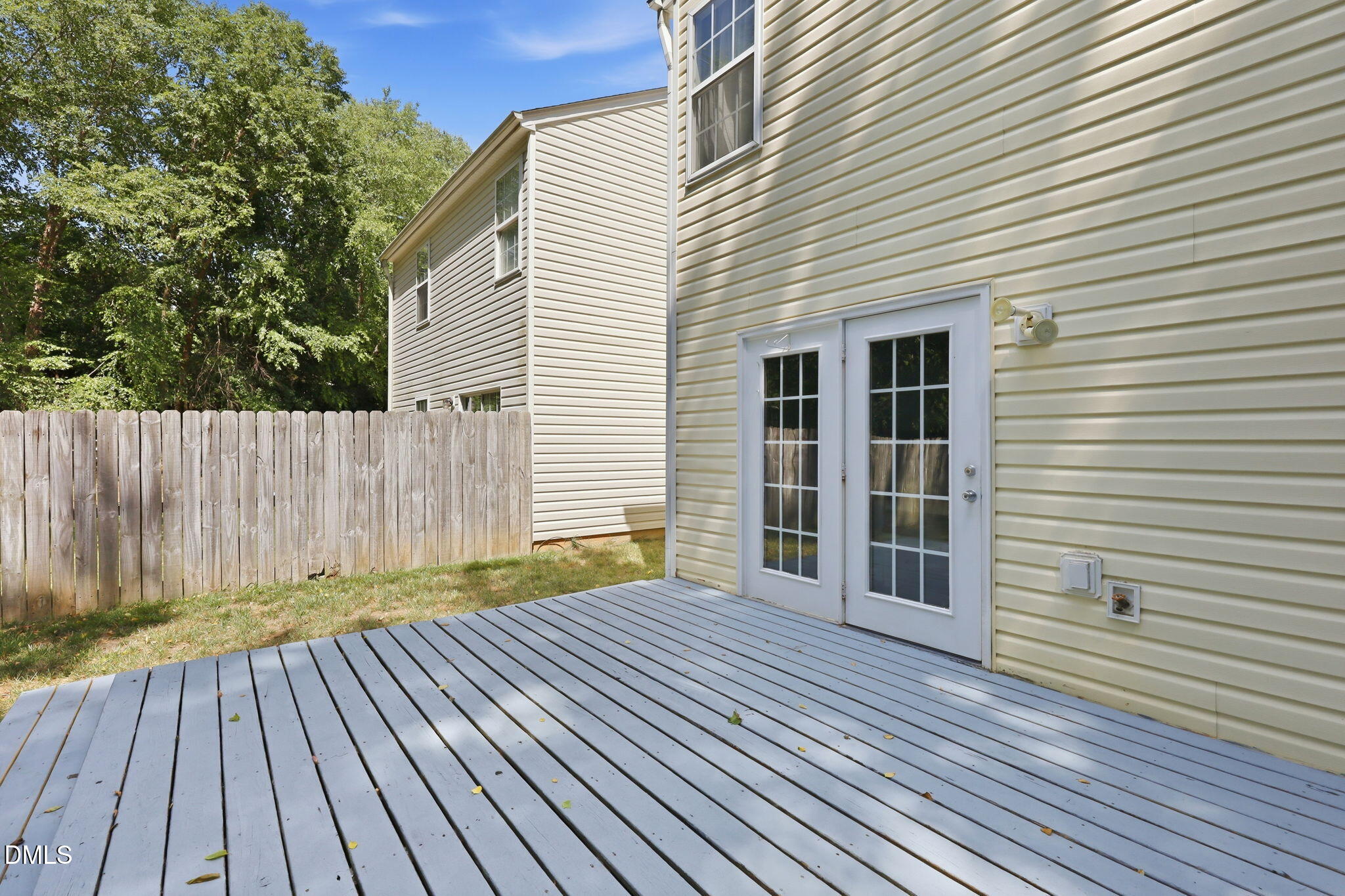 main property photo 22