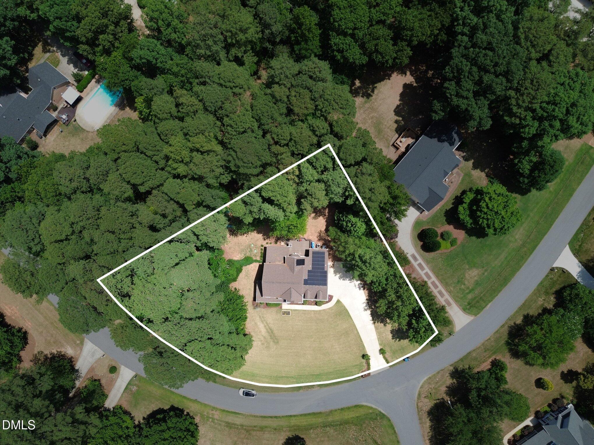 main property photo 30