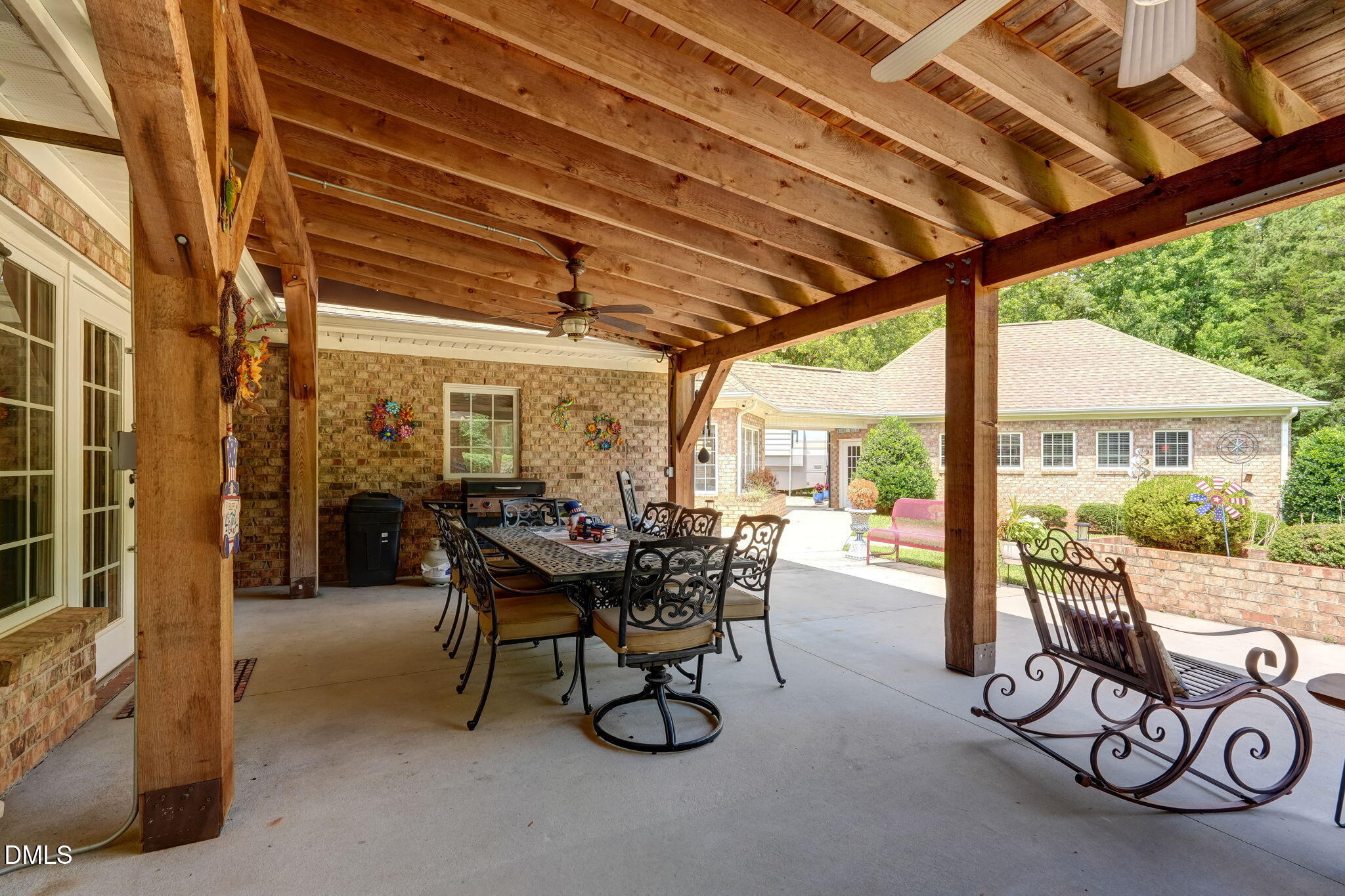 main property photo 36