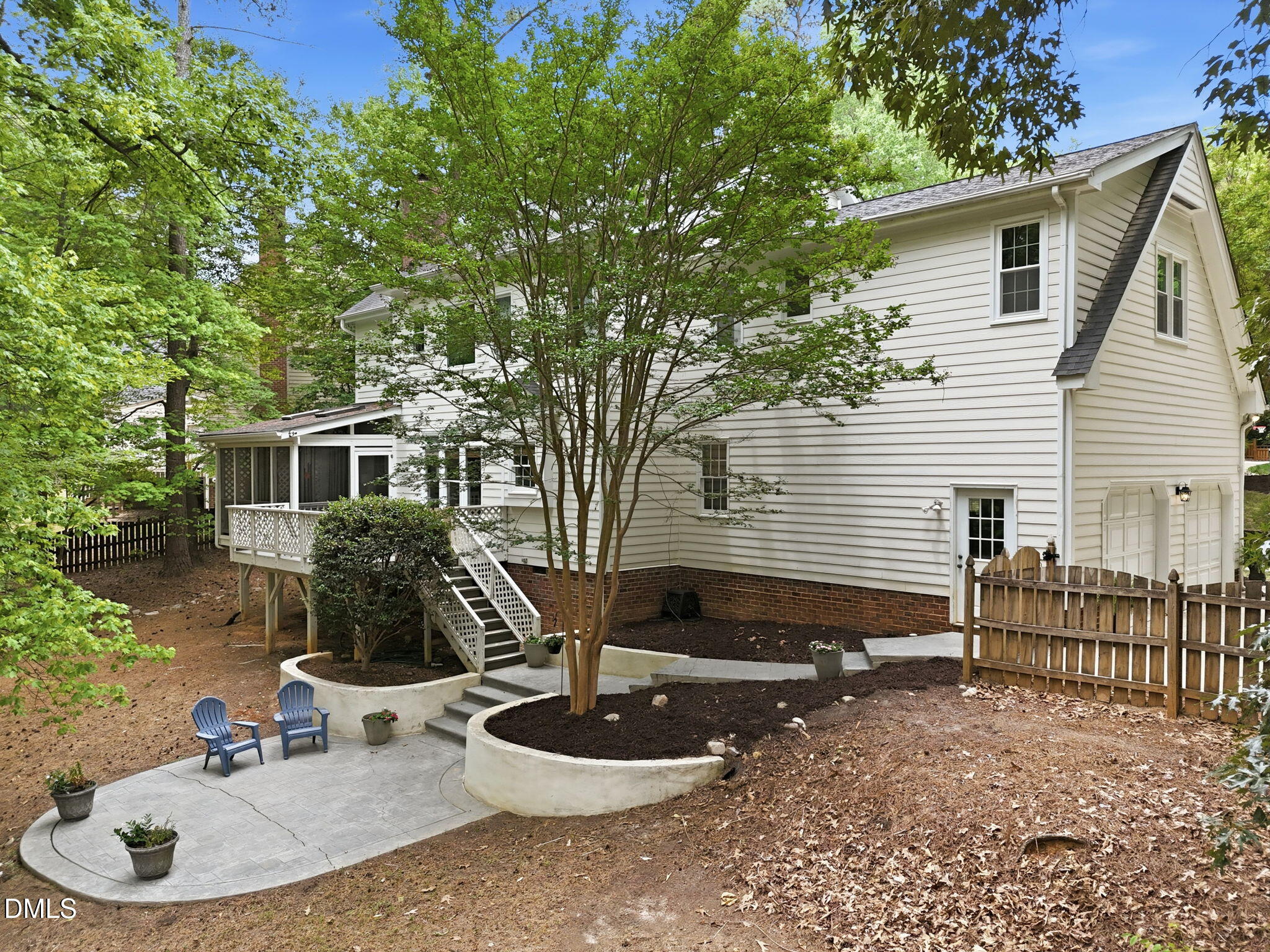 main property photo 32