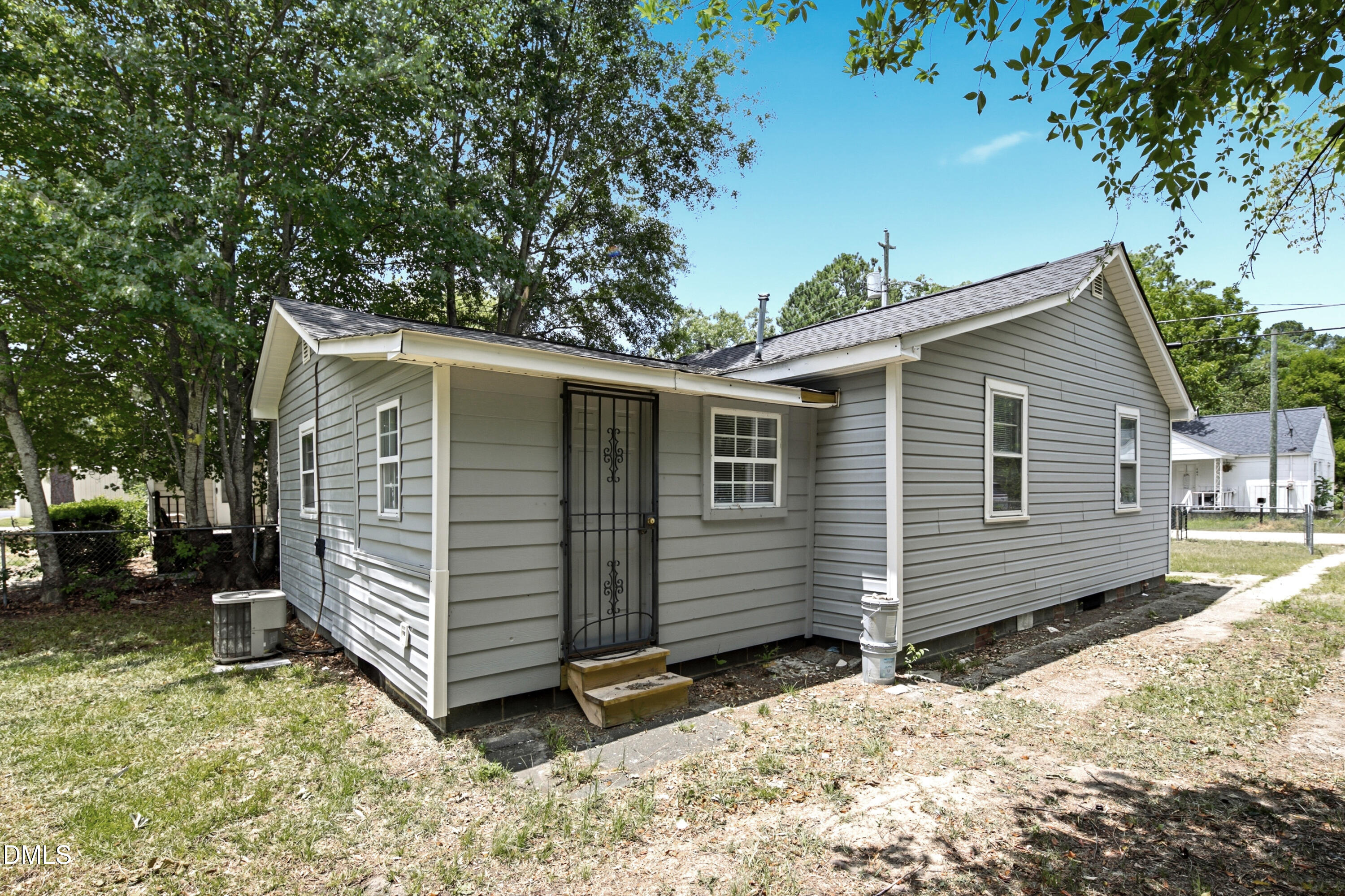 main property photo 40