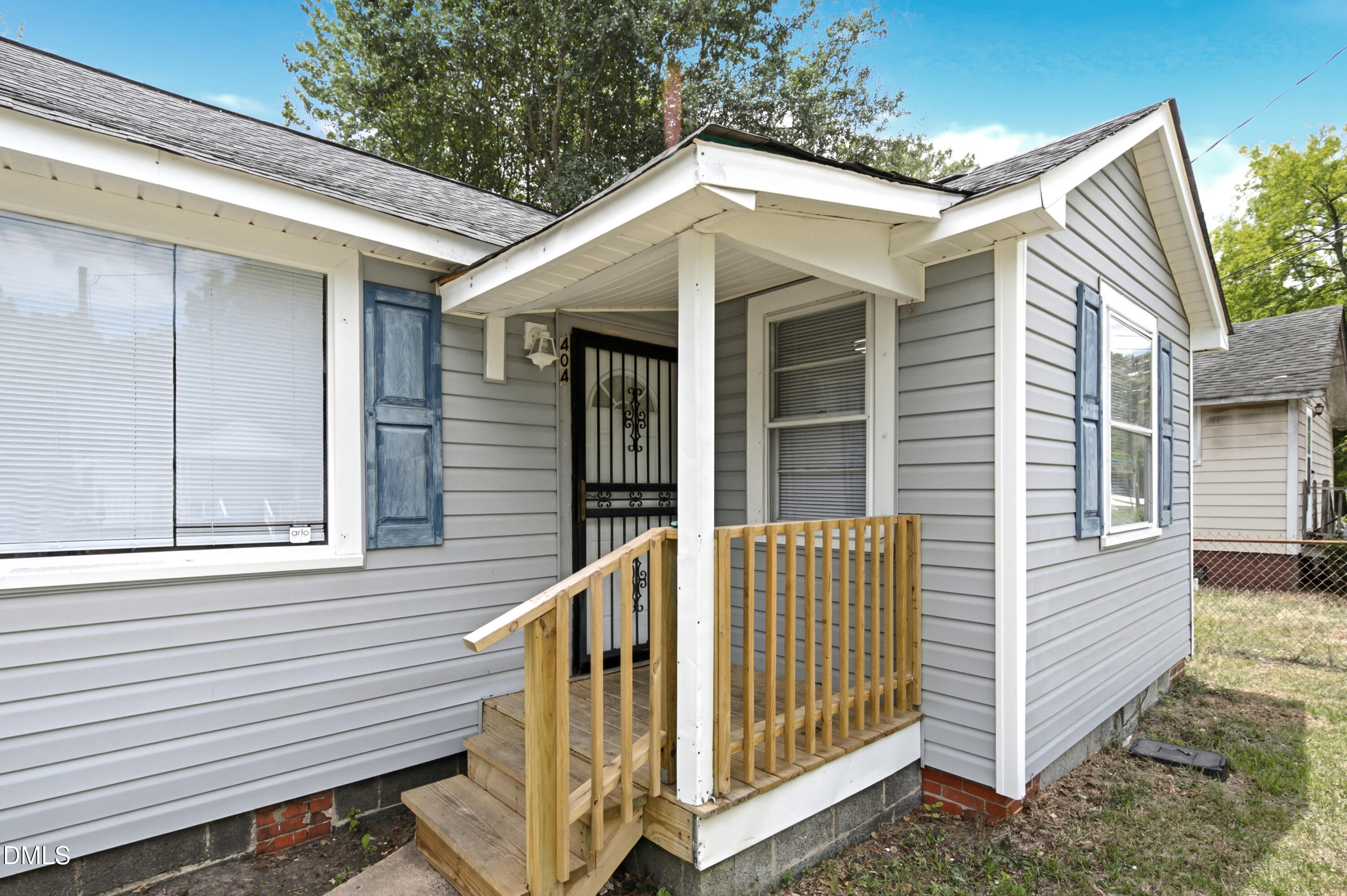 main property photo 8