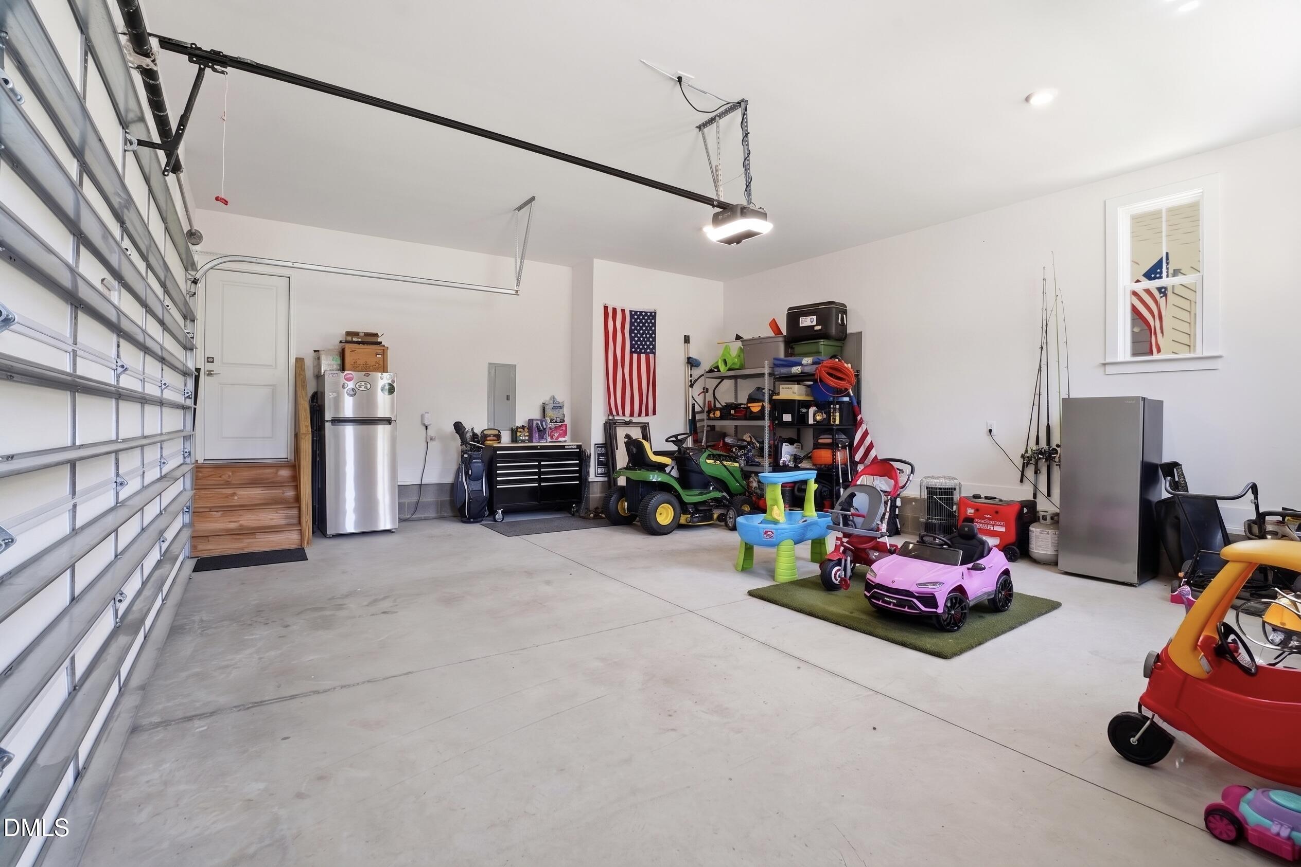 main property photo 50