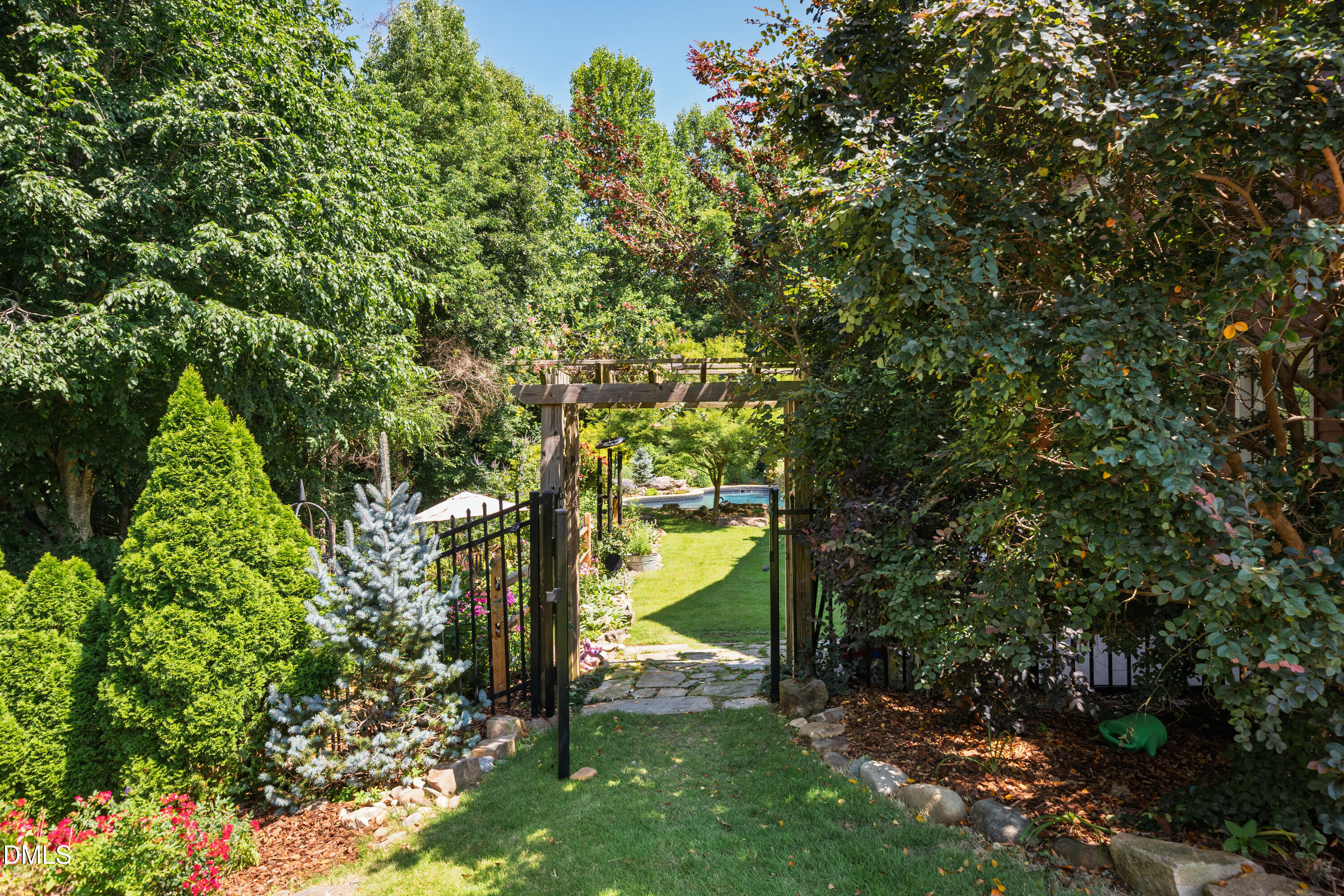 main property photo 45