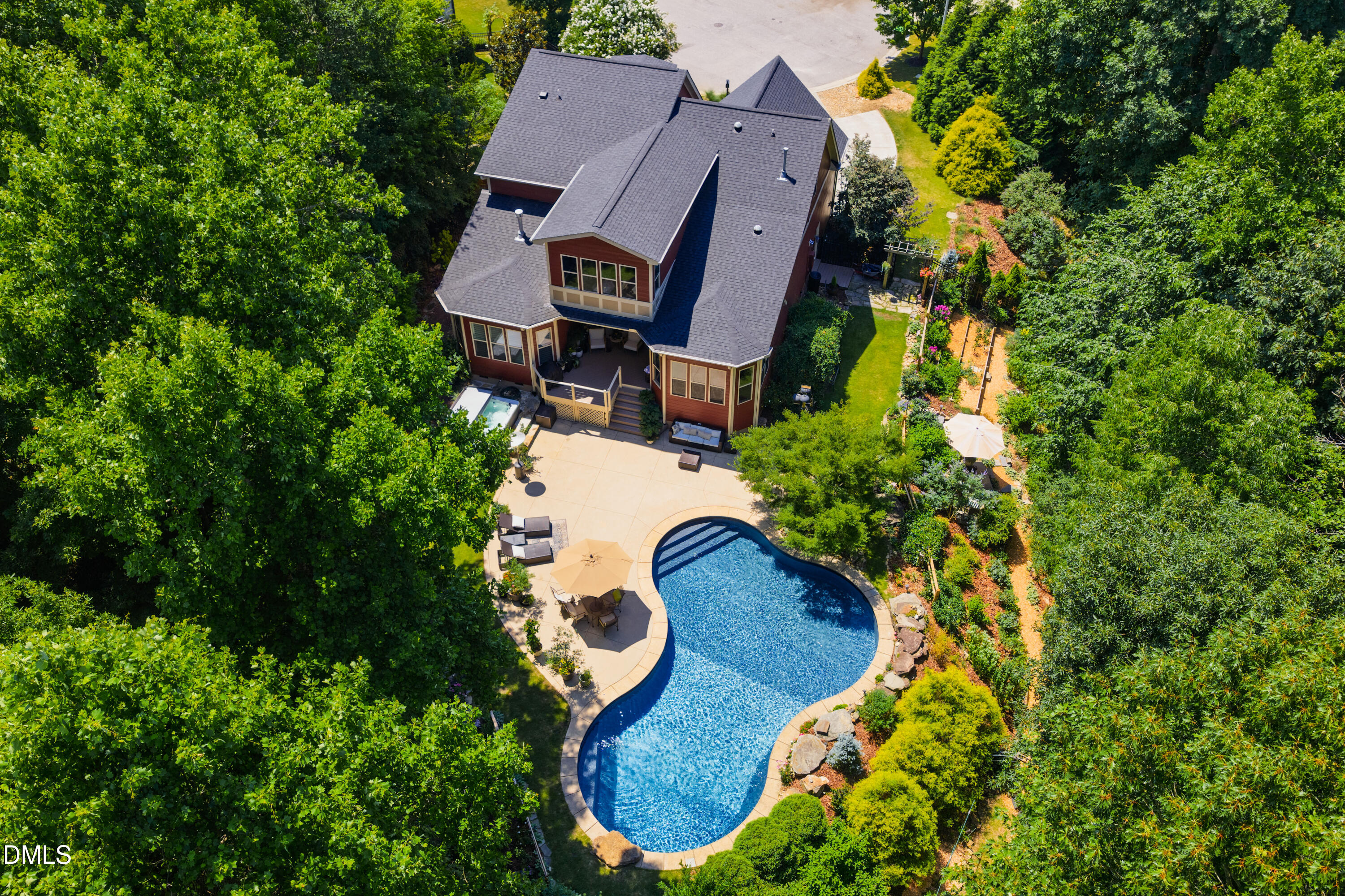 main property photo 74