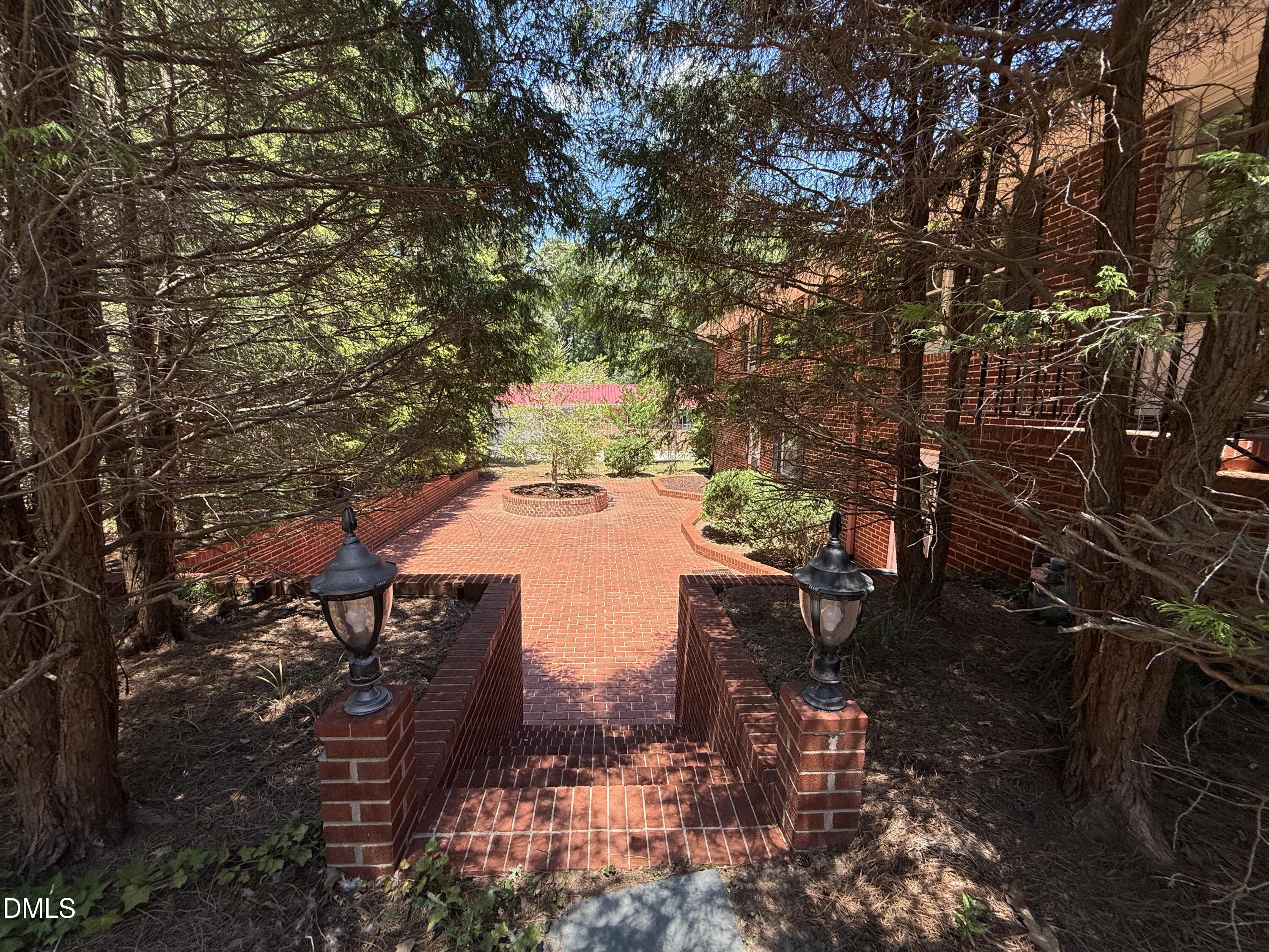main property photo 13