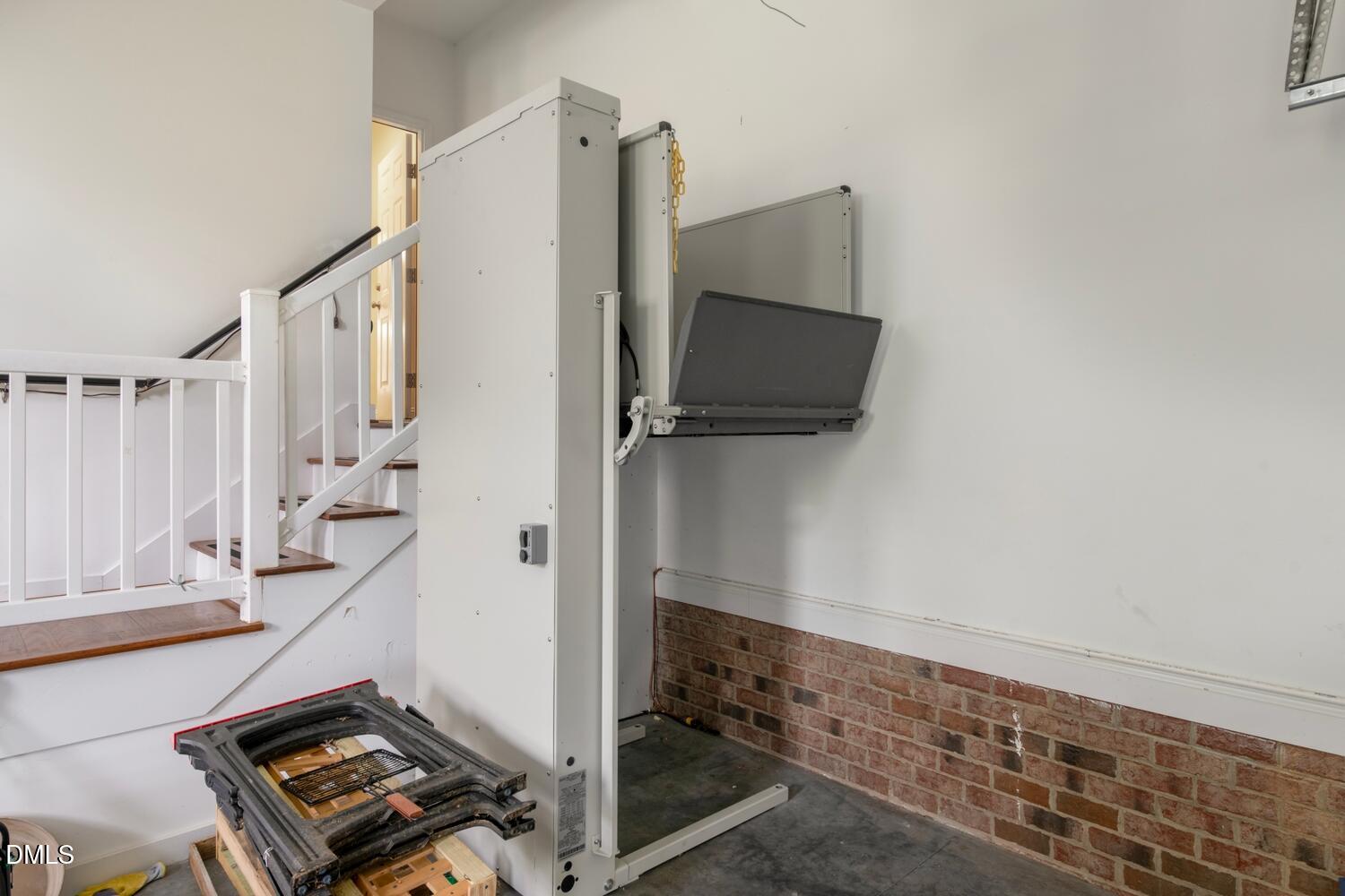 main property photo 27