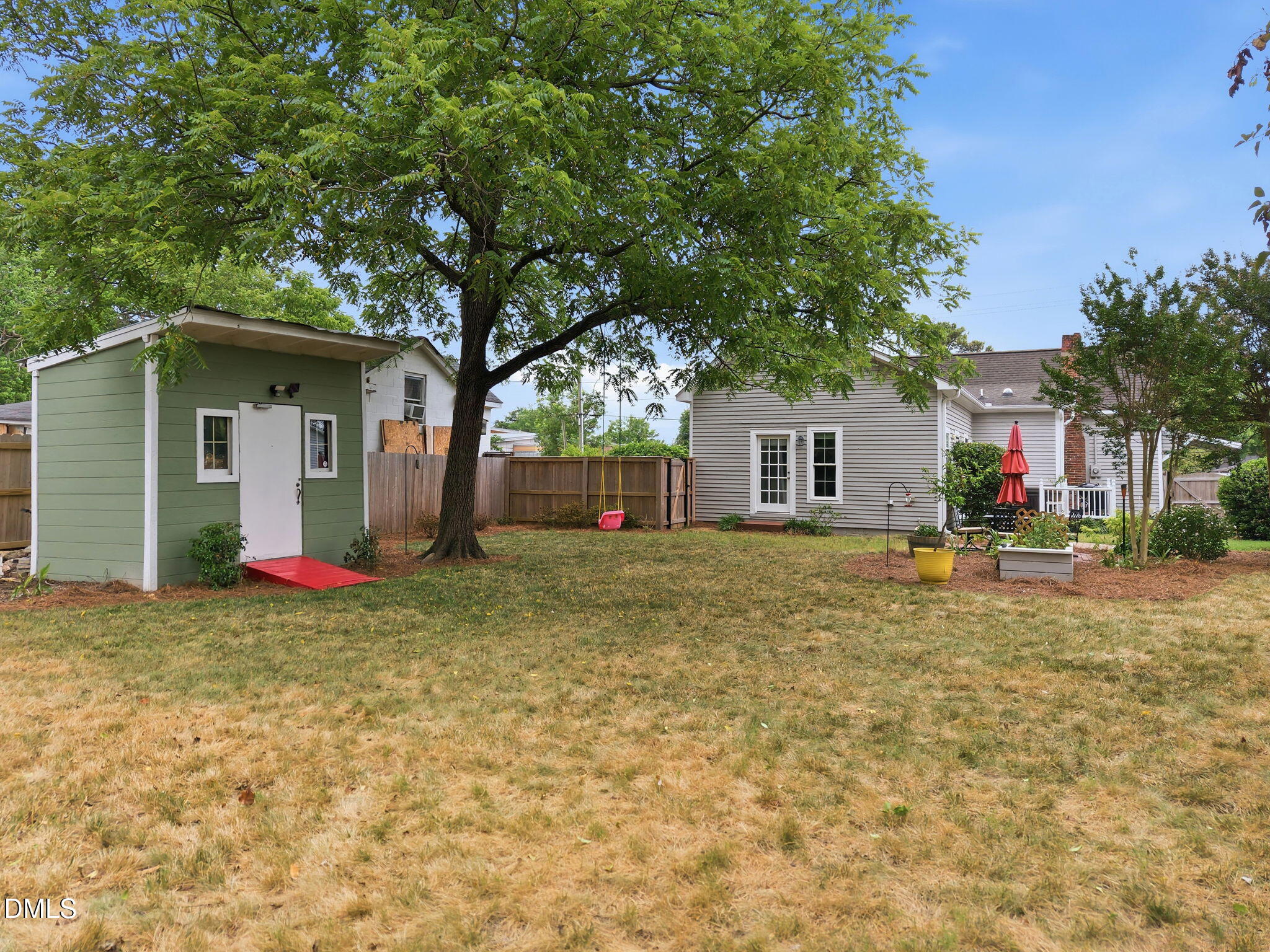 main property photo 20