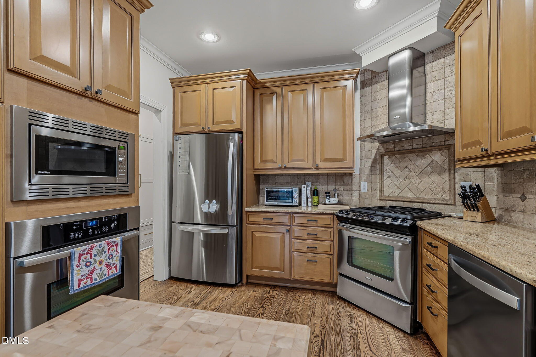 main property photo 21
