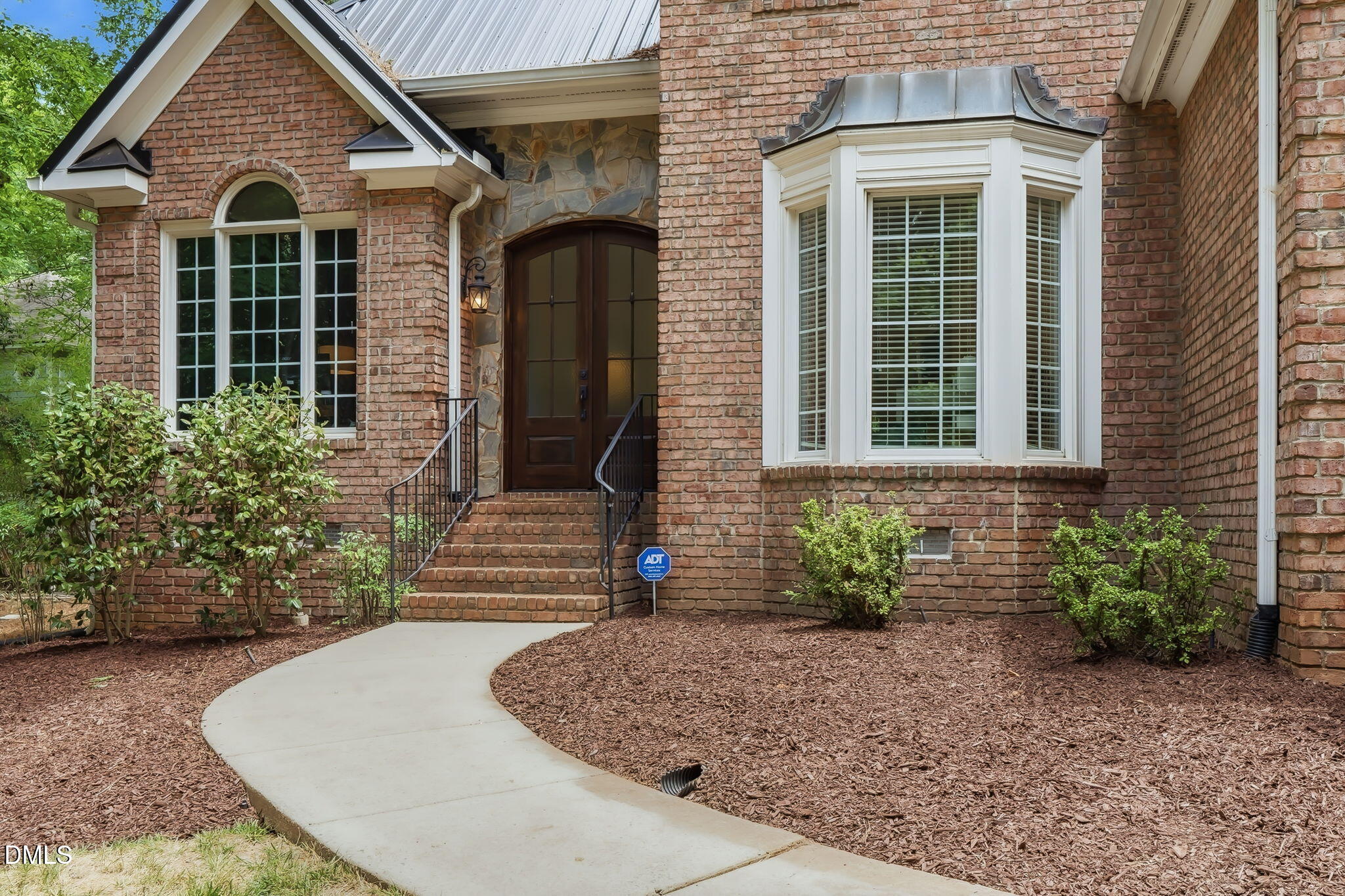 main property photo 4