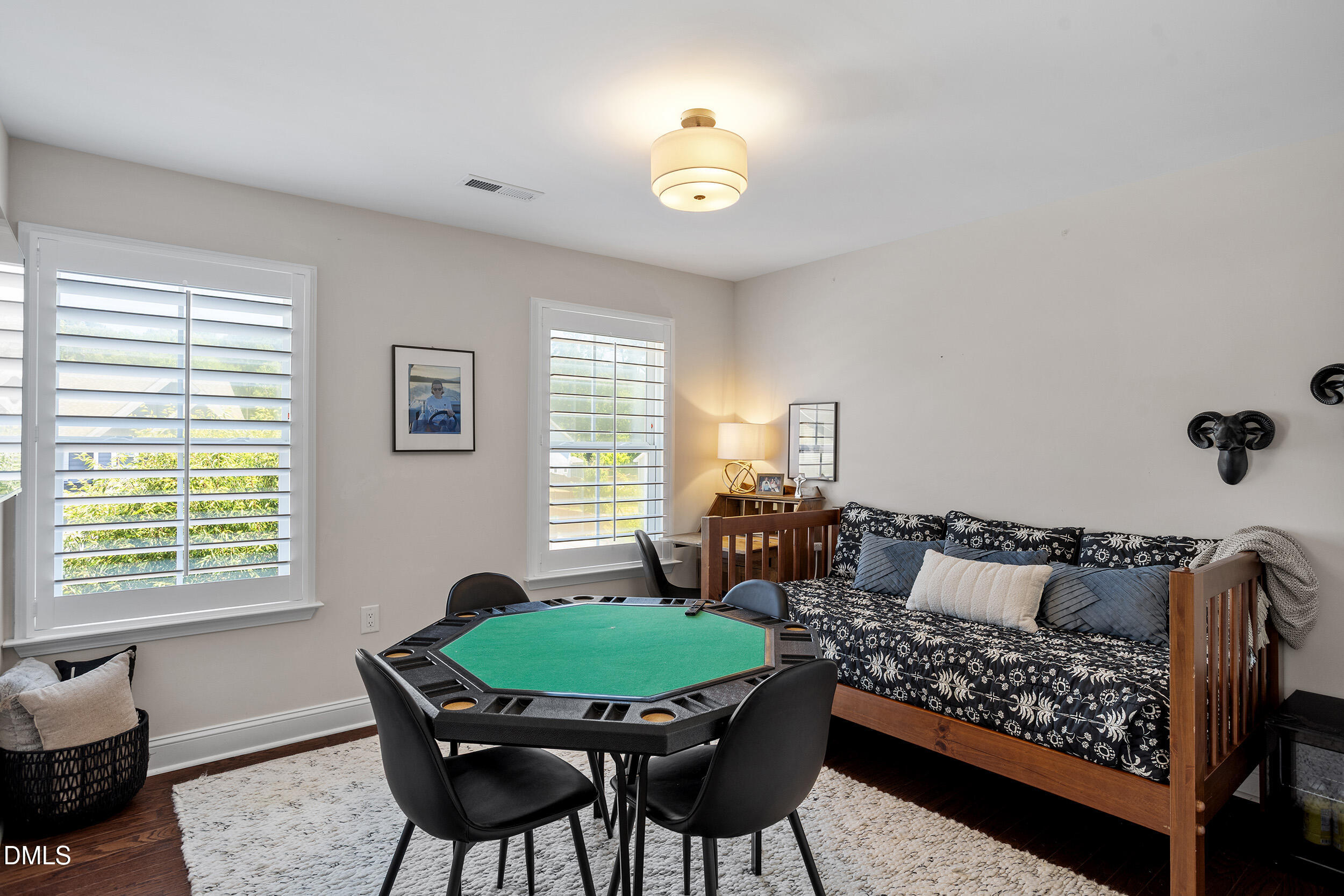 property viewer photo 36