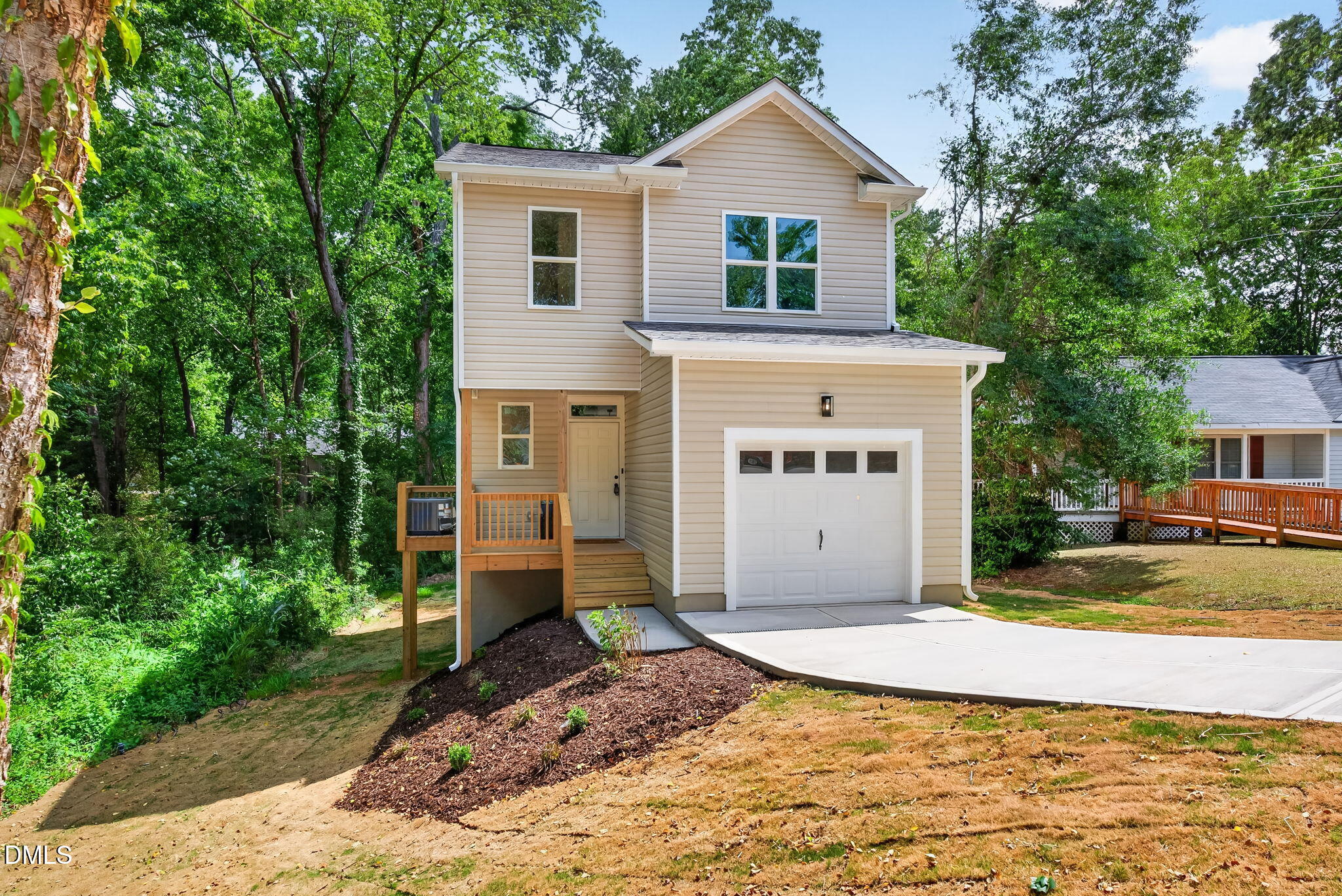 main property photo 5