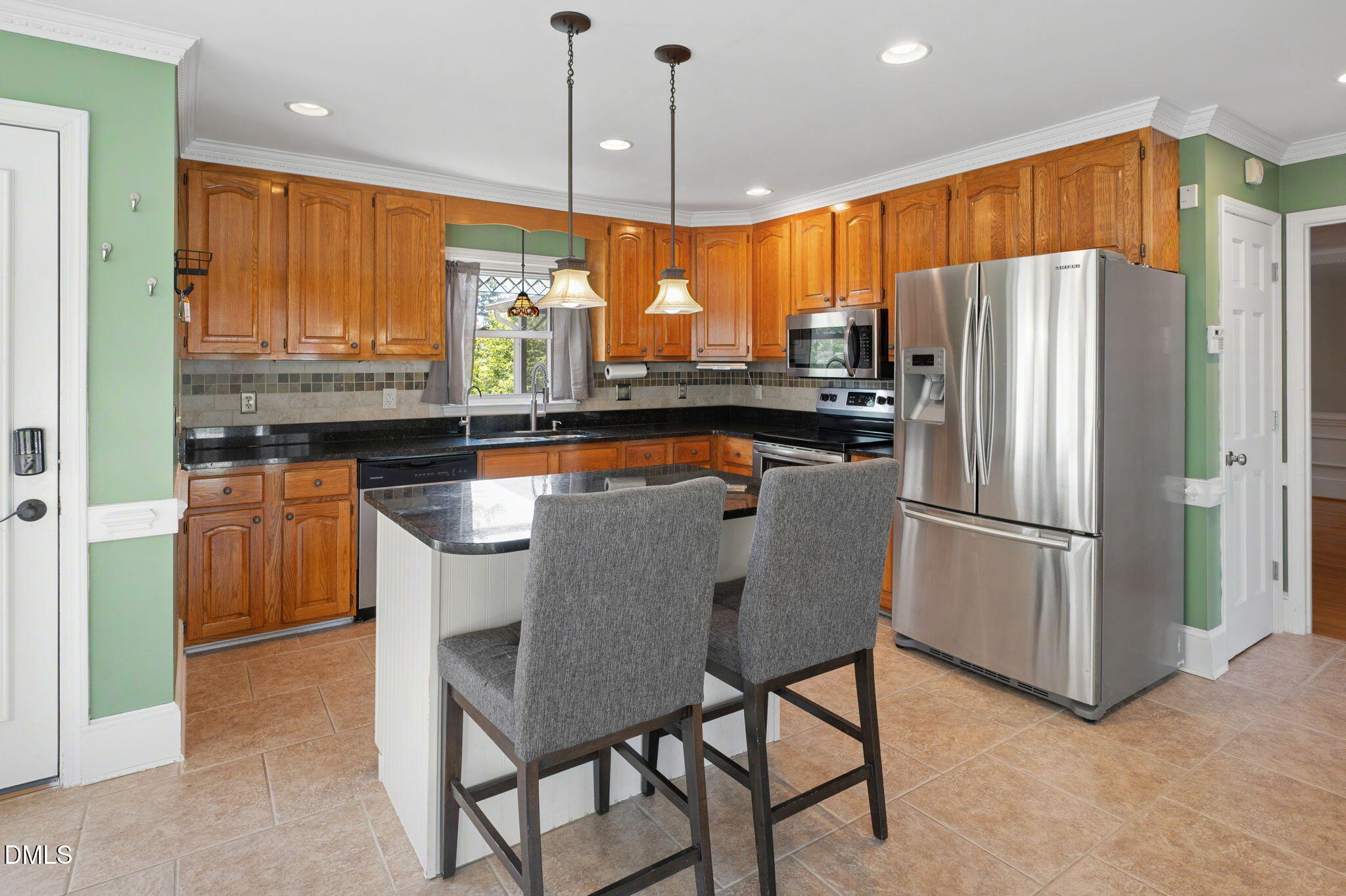 main property photo 8