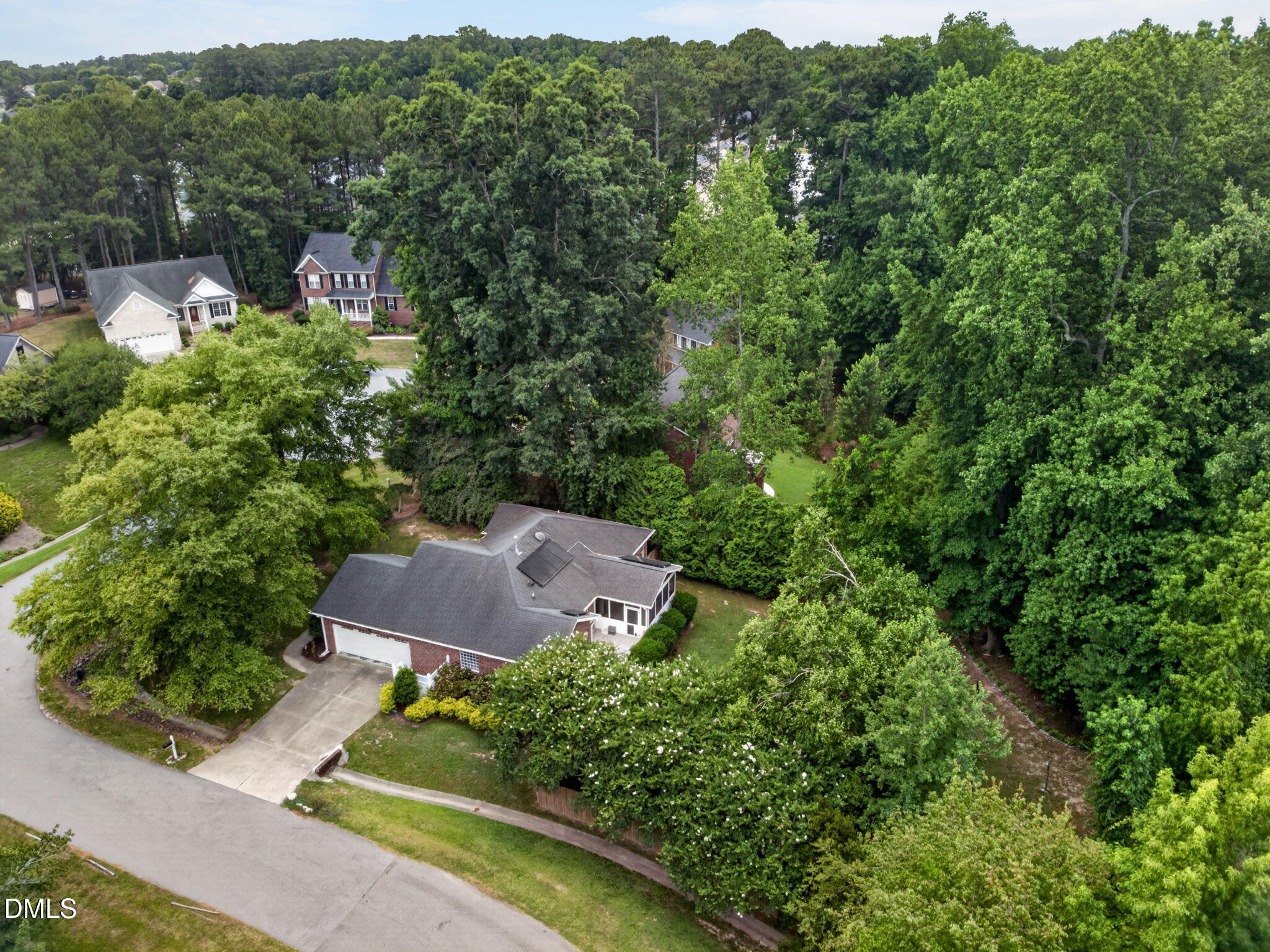 main property photo 40