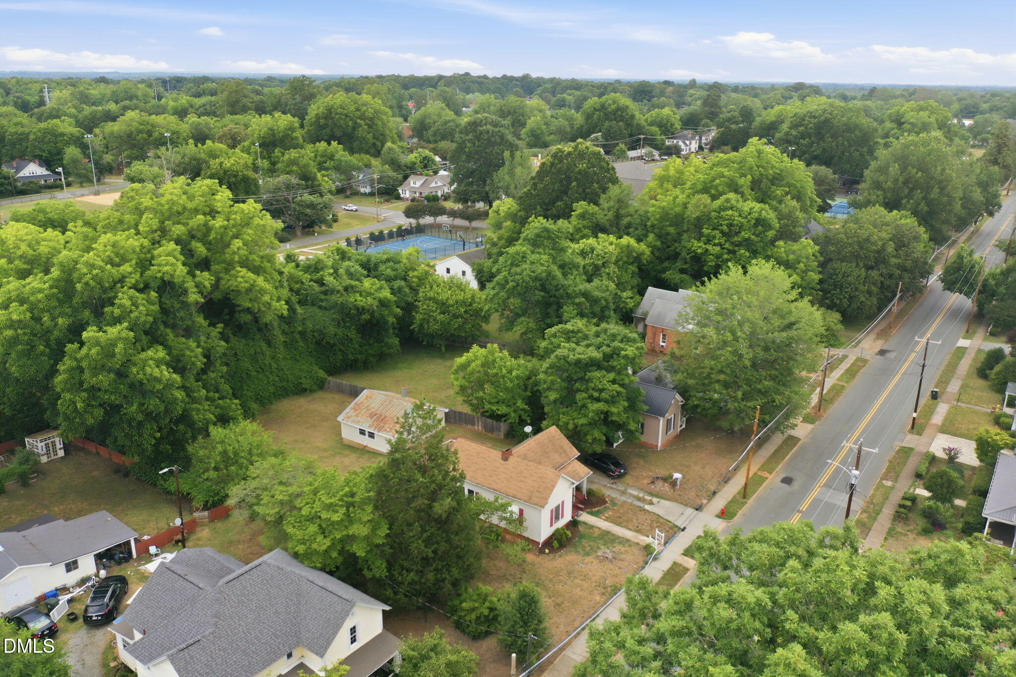 main property photo 29