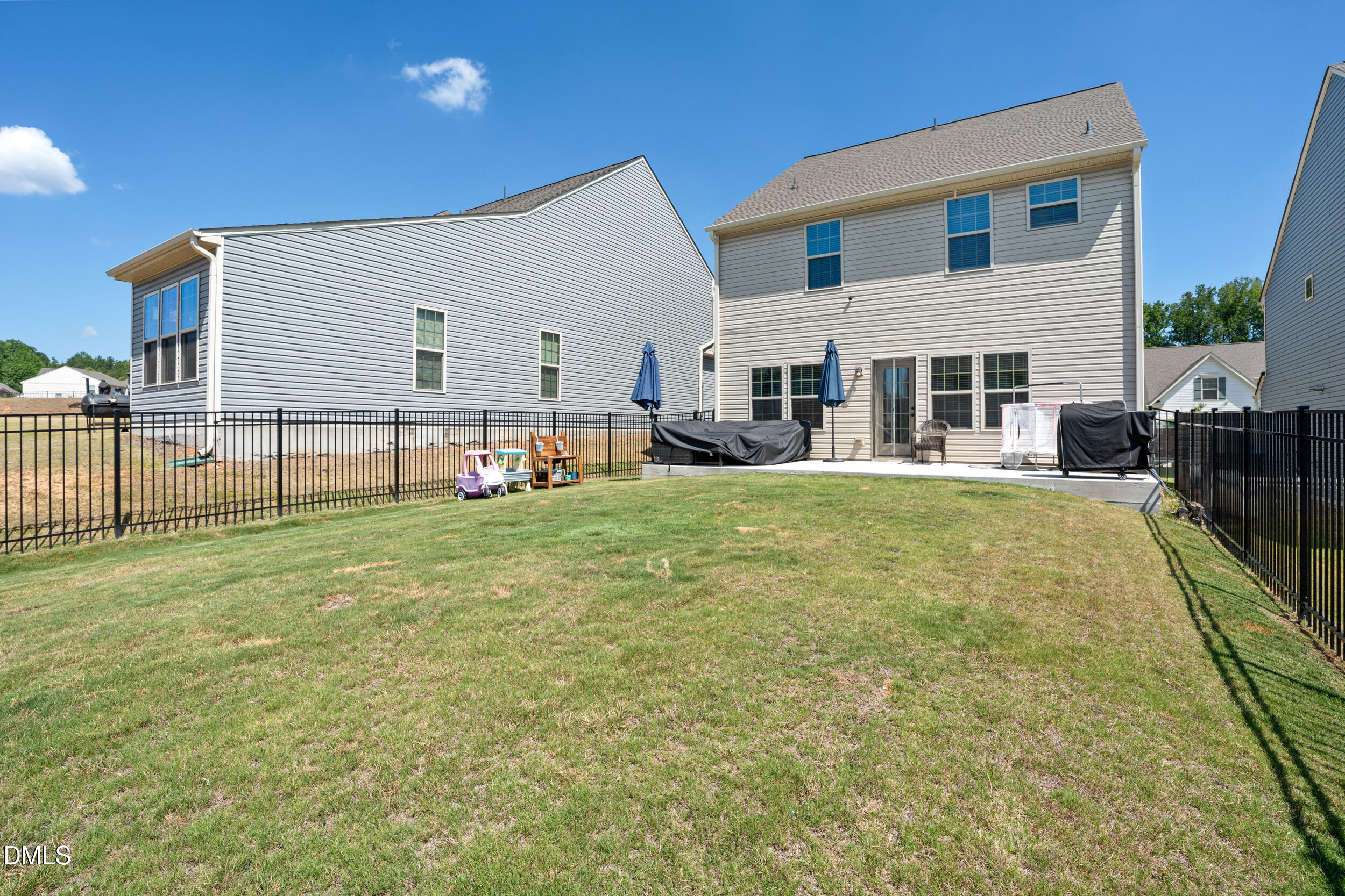 main property photo 32