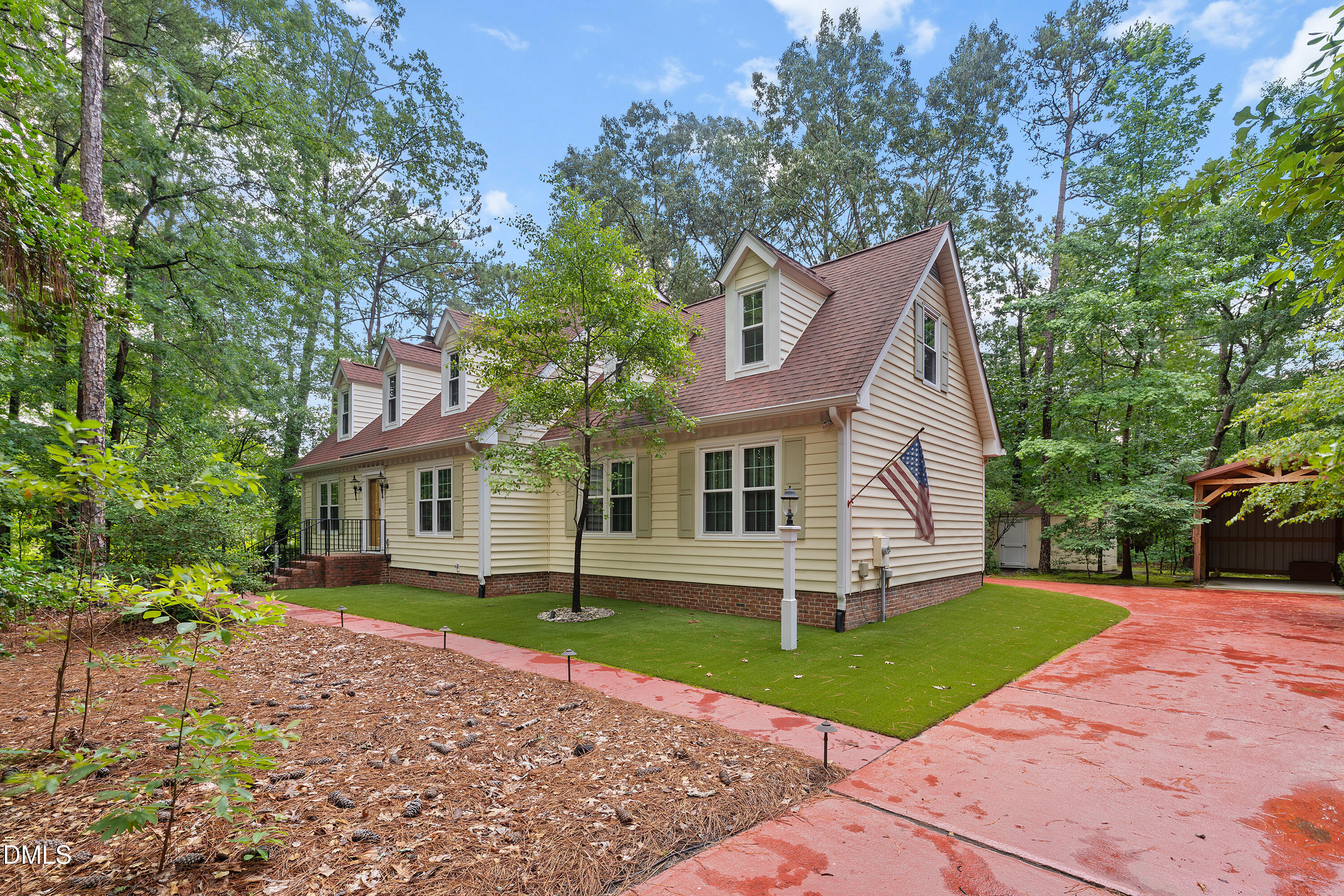 main property photo 34