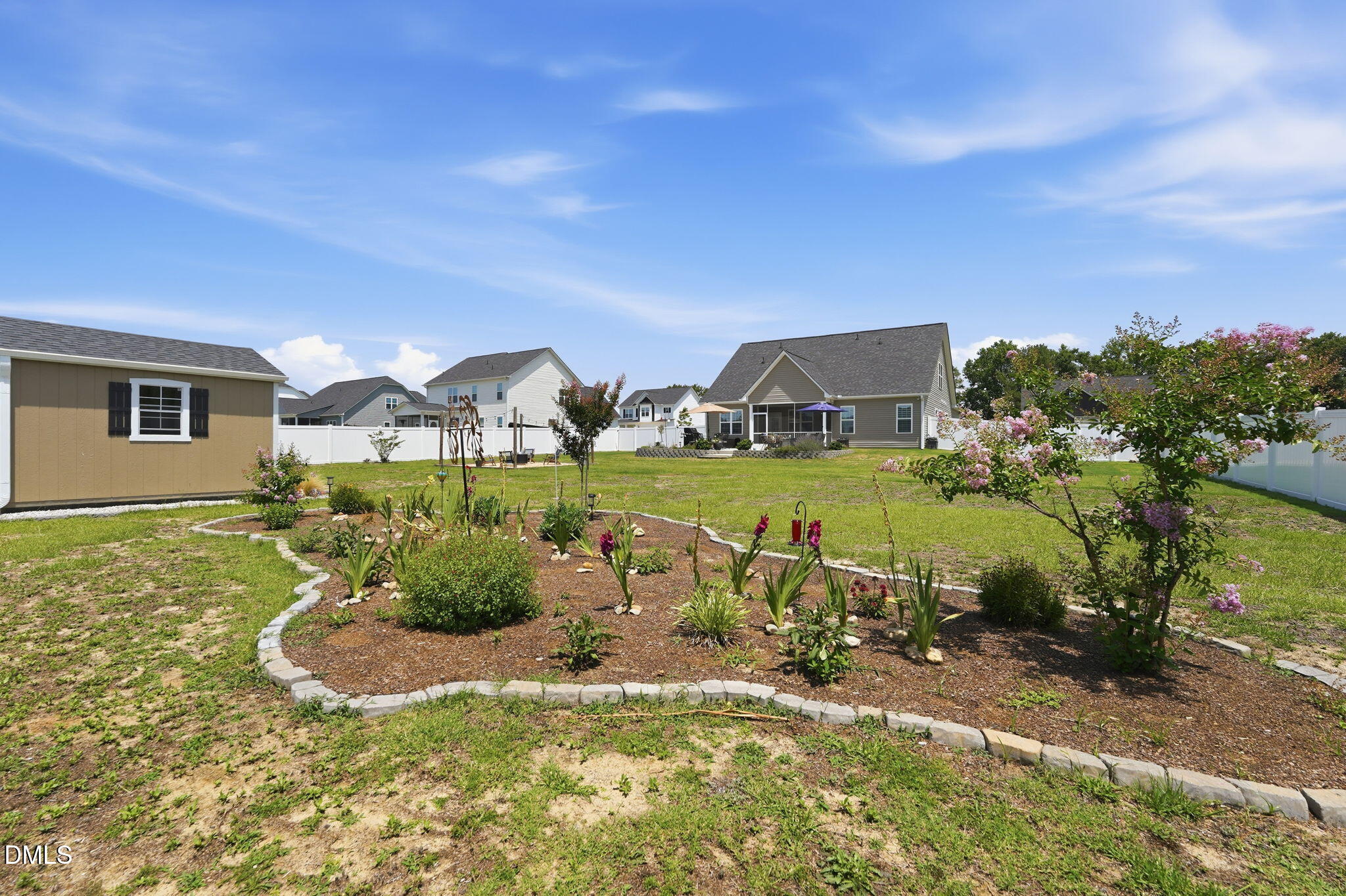 main property photo 23