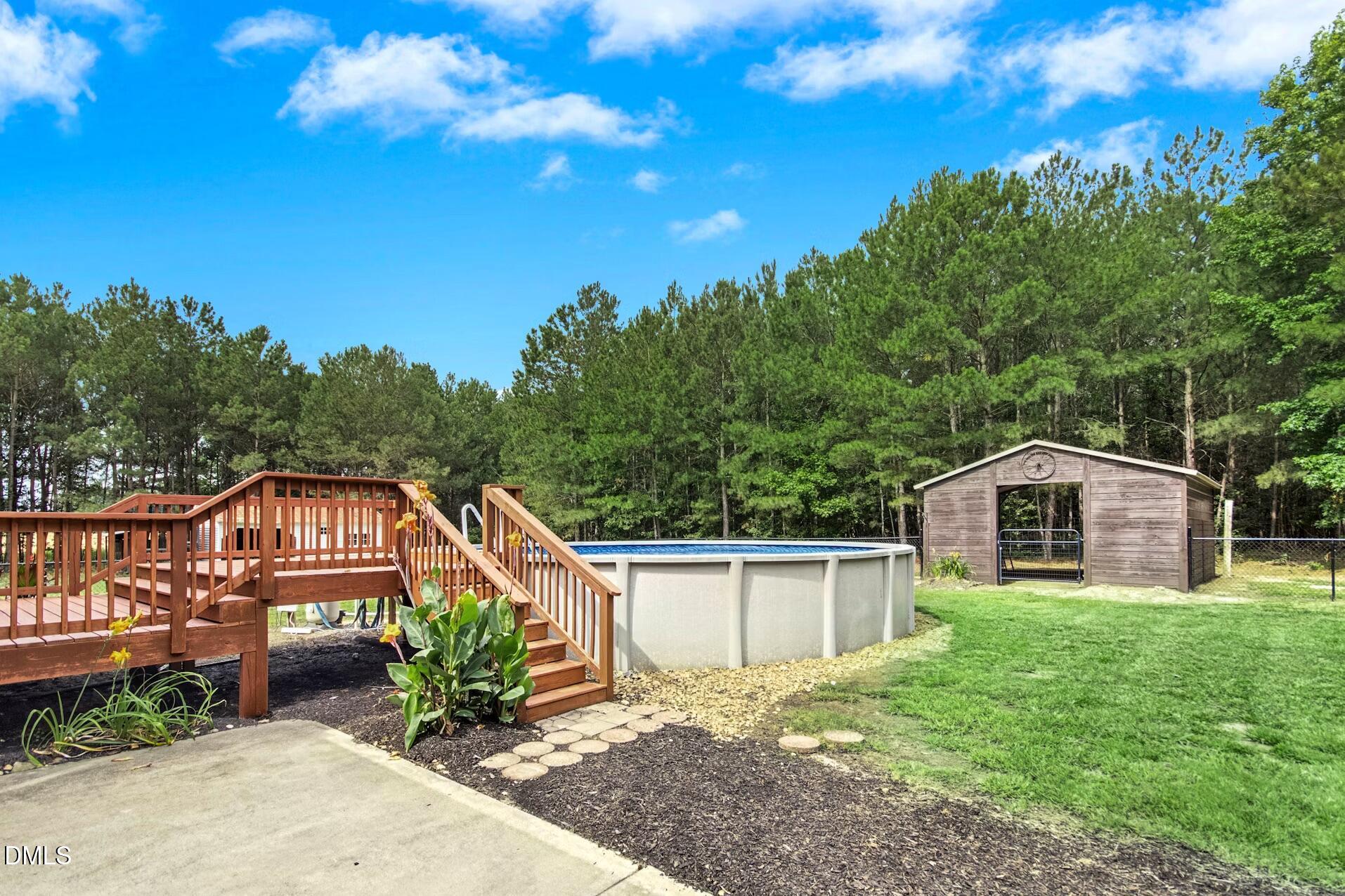 main property photo 28