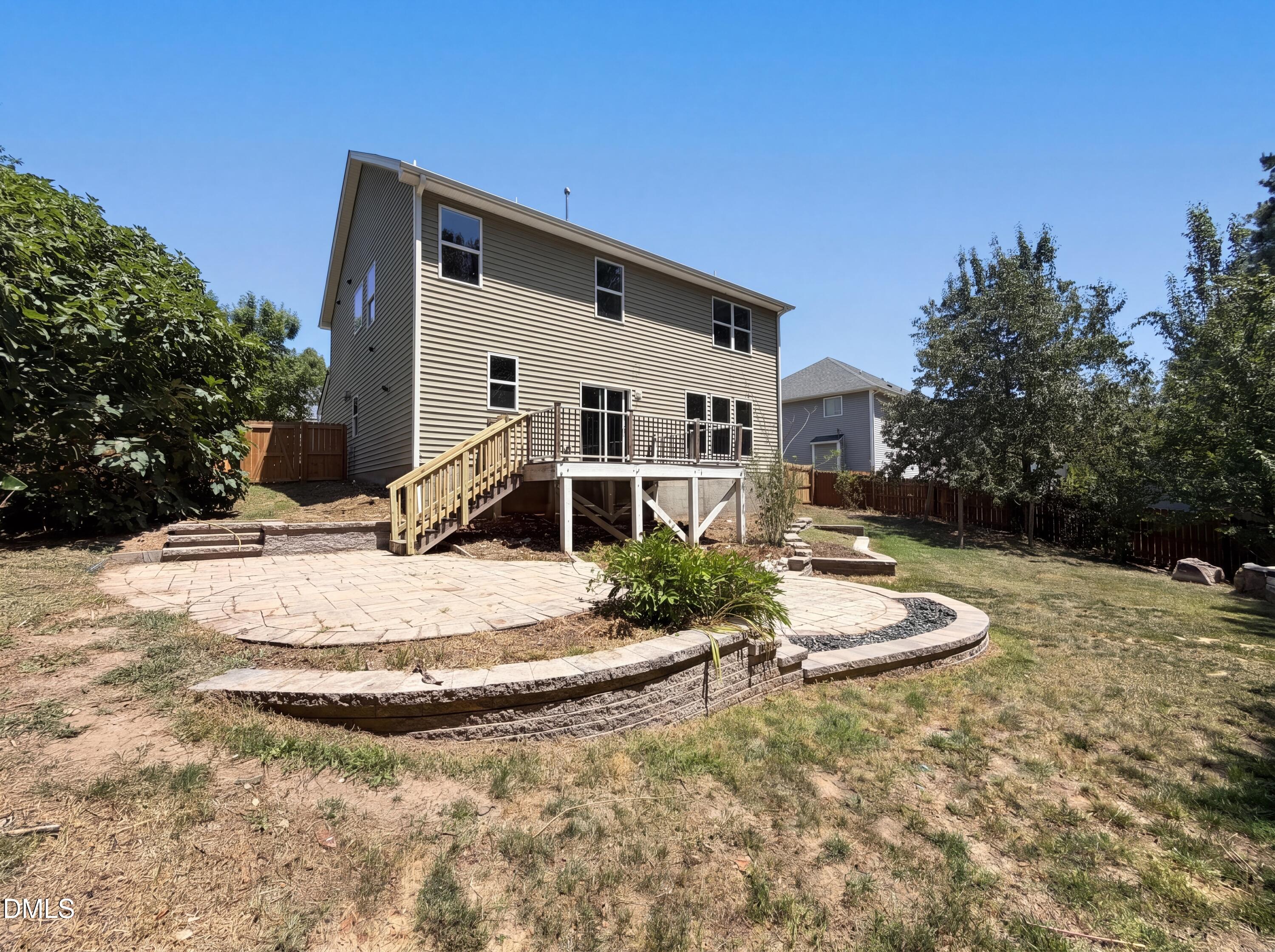 main property photo 8