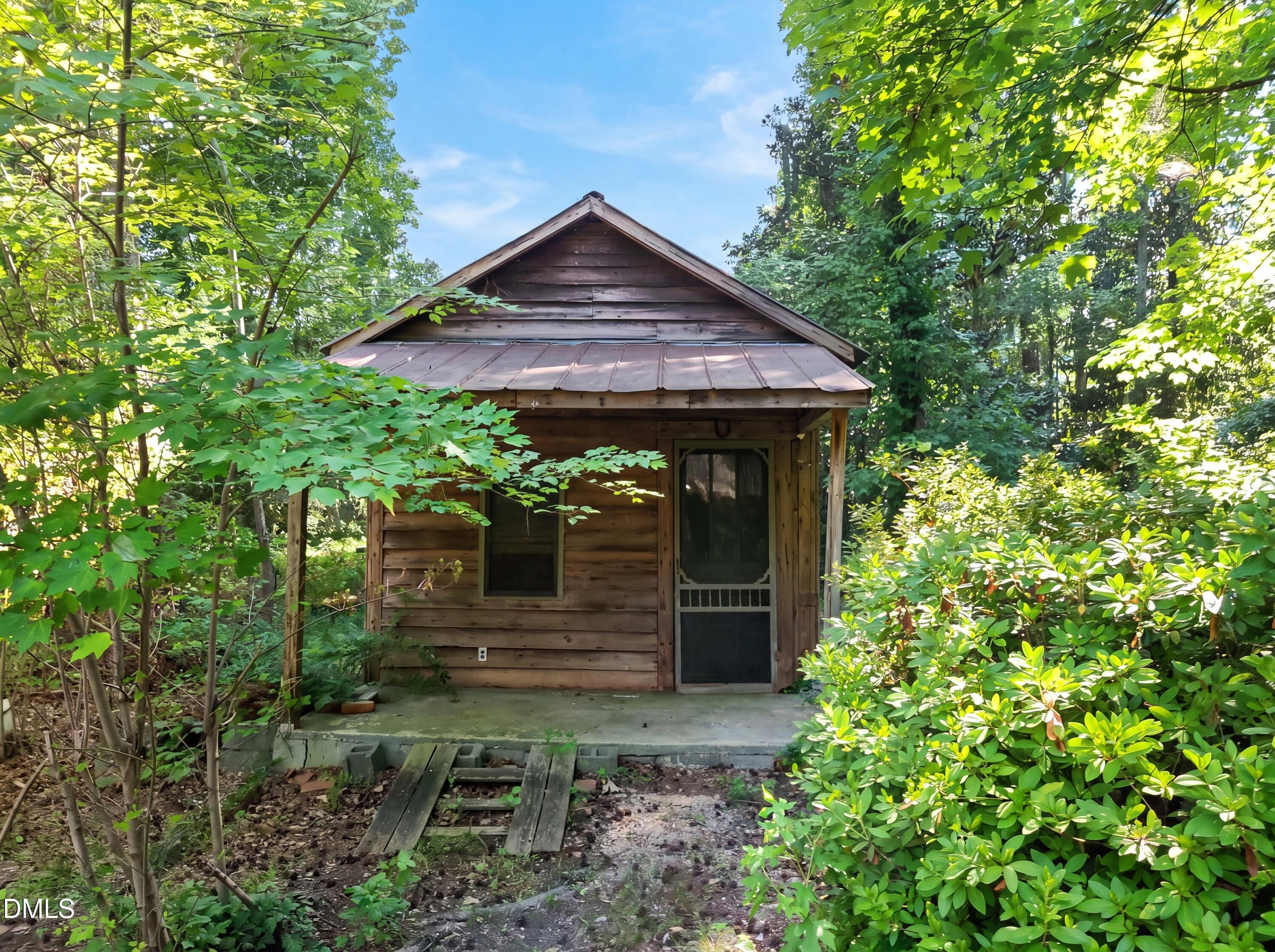 main property photo 23